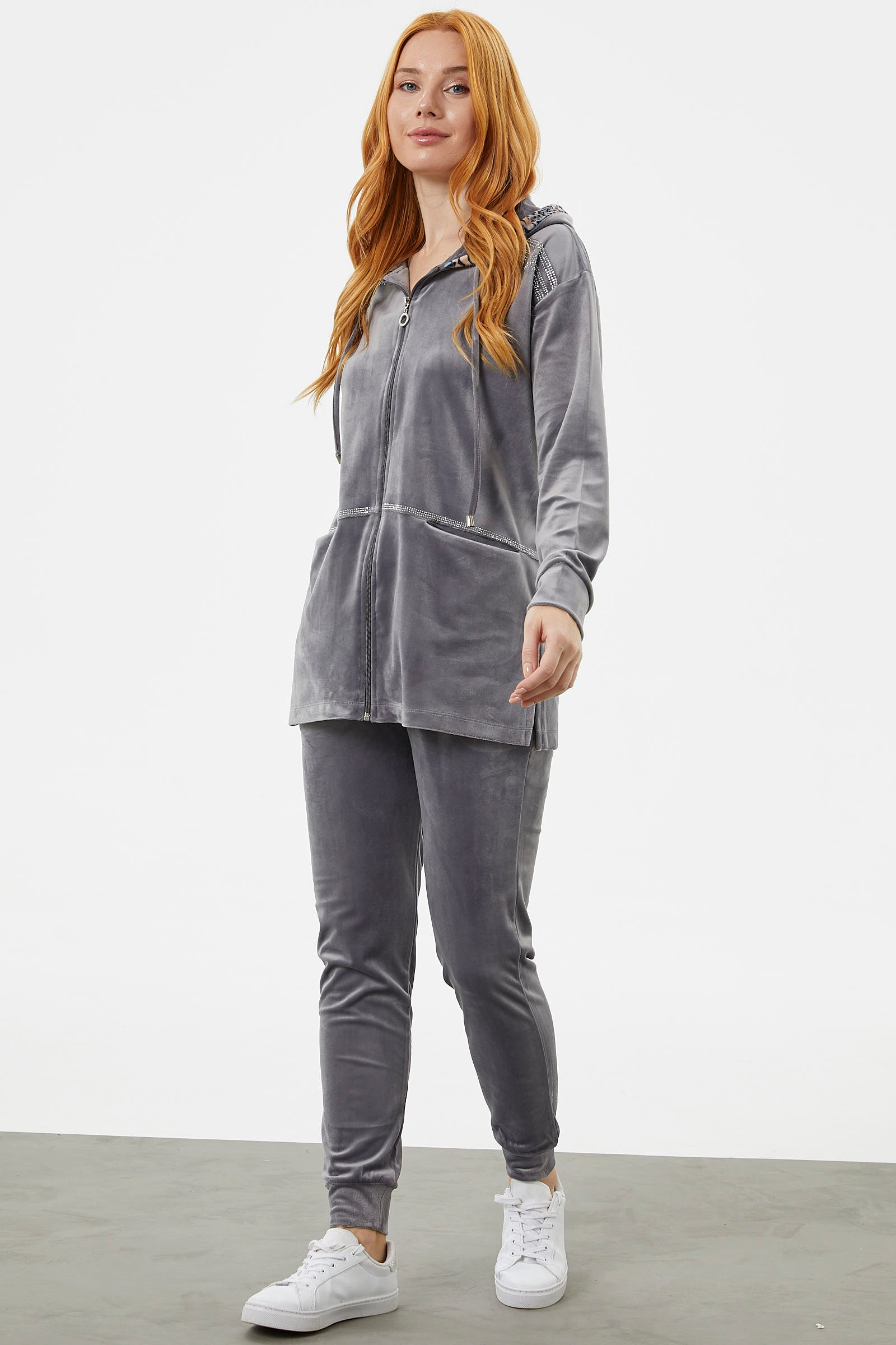 Leopar Detaylı Taşlı Kadife Eşofman Takım - Gri (1) Sementa