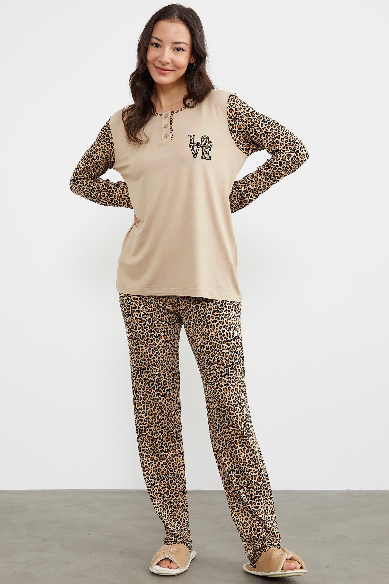 Leopar Düğmeli Yaka Pijama Takım - Bej (4) Sementa
