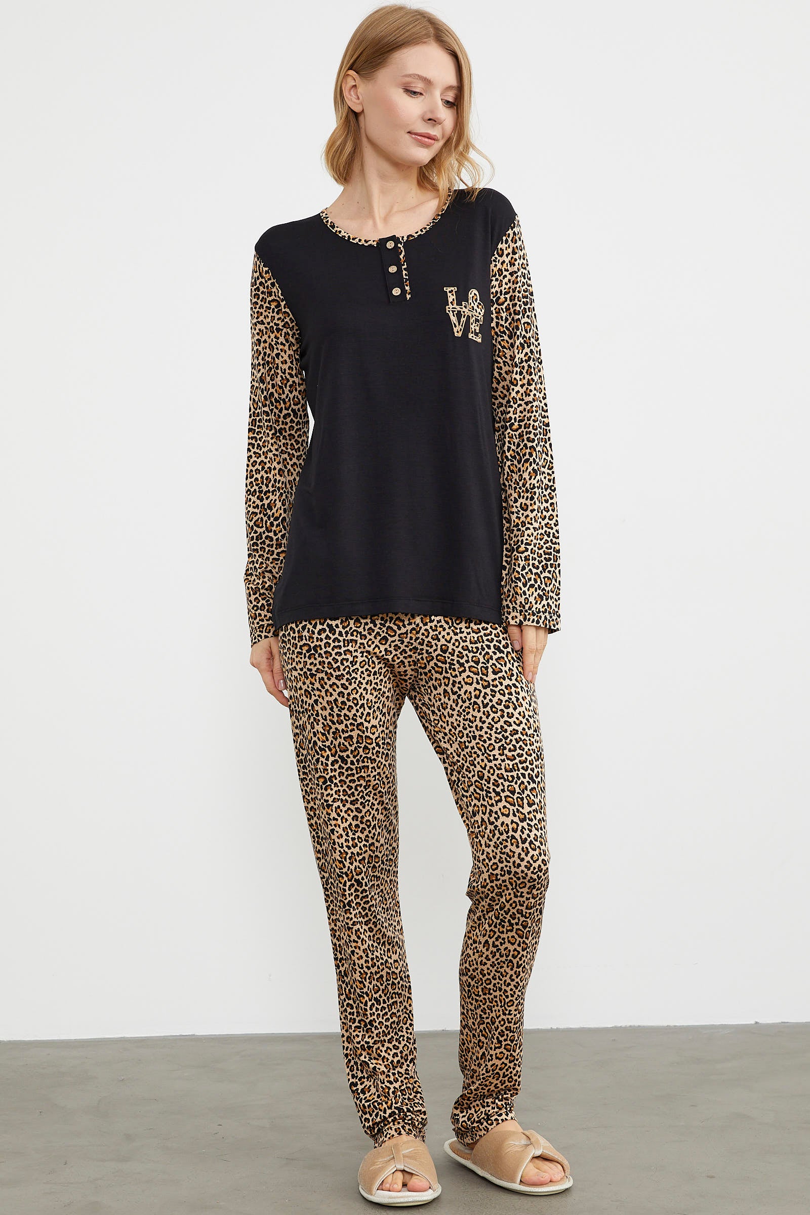 Leopar Düğmeli Yaka Pijama Takım - Siyah (2) Sementa