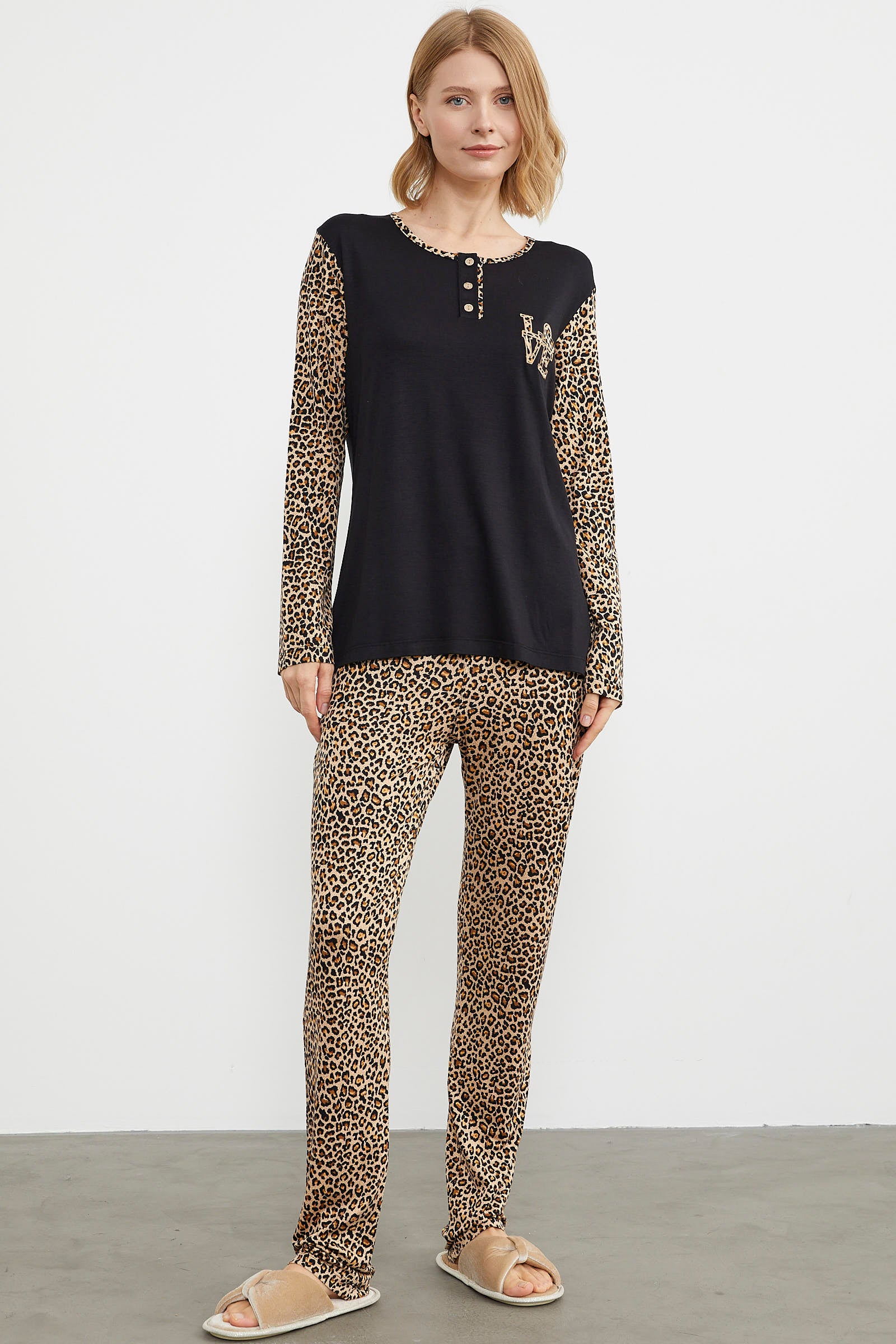 Leopar Düğmeli Yaka Pijama Takım - Siyah (3) Sementa