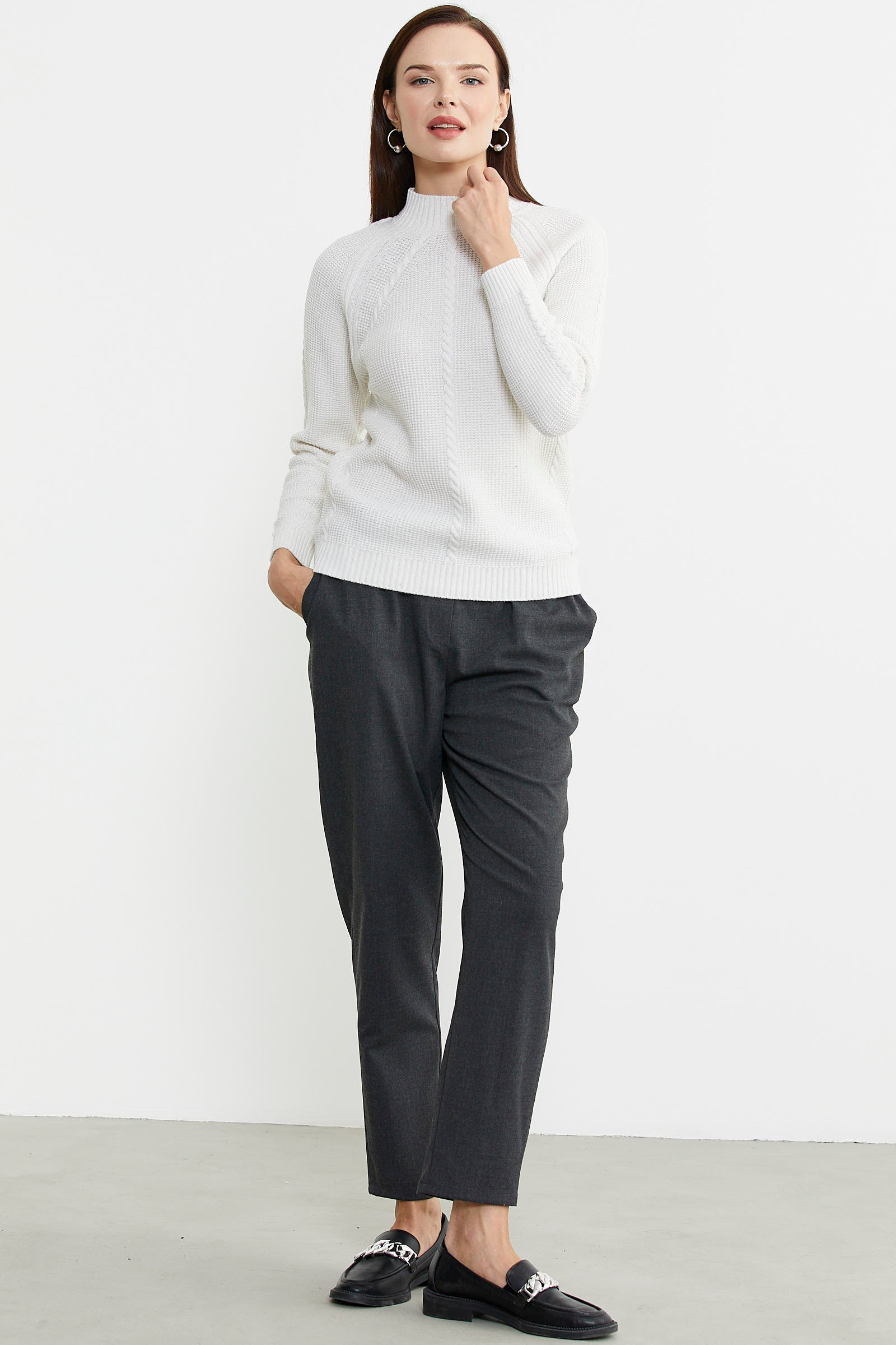 Yünlü Motif Detaylı Dik Yaka Triko Kazak - Kemik - Sementa