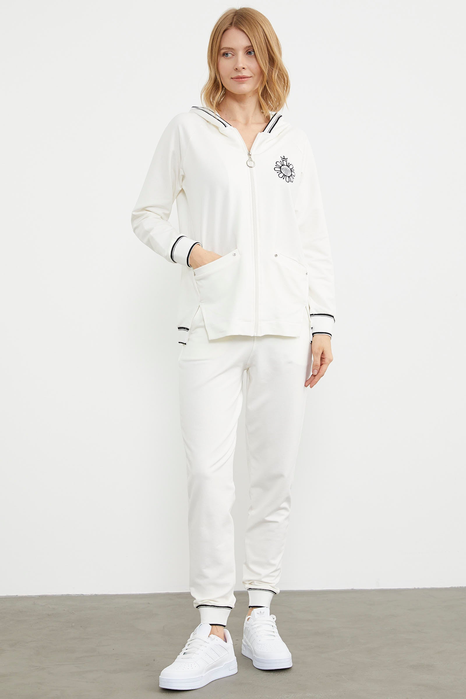 Nakış Detaylı Jogger Eşofman Takım - Ekru (2) Sementa