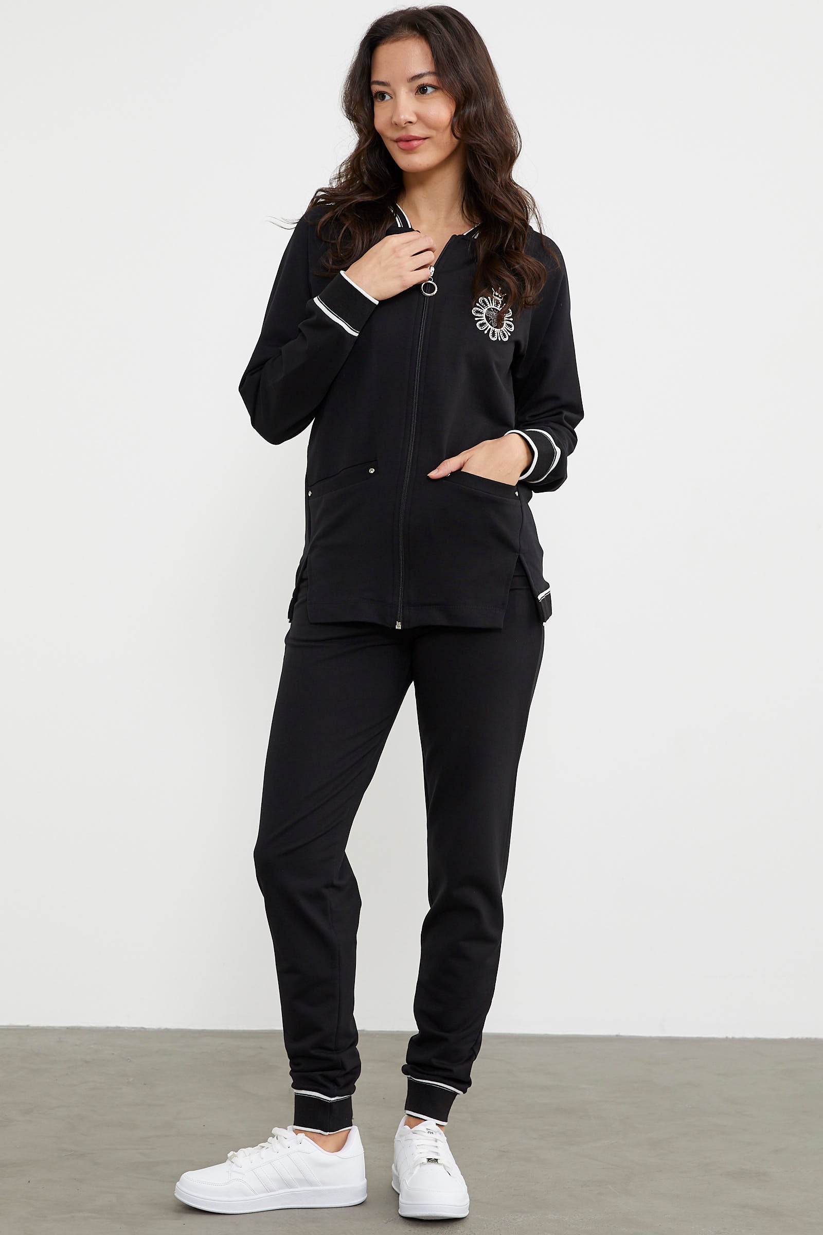 Nakış Detaylı Jogger Eşofman Takım - Siyah (2) Sementa