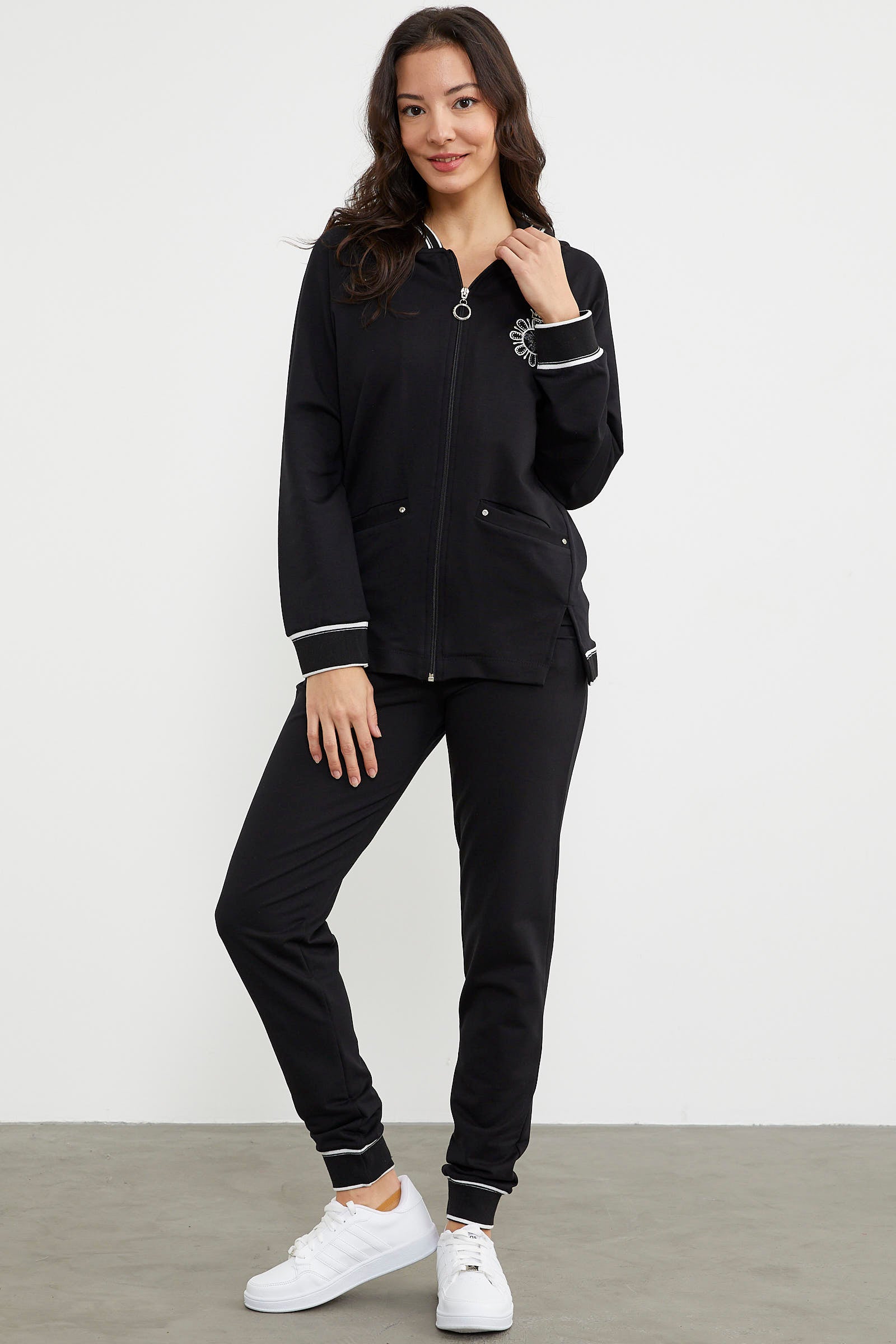 Nakış Detaylı Jogger Eşofman Takım - Siyah (5) Sementa