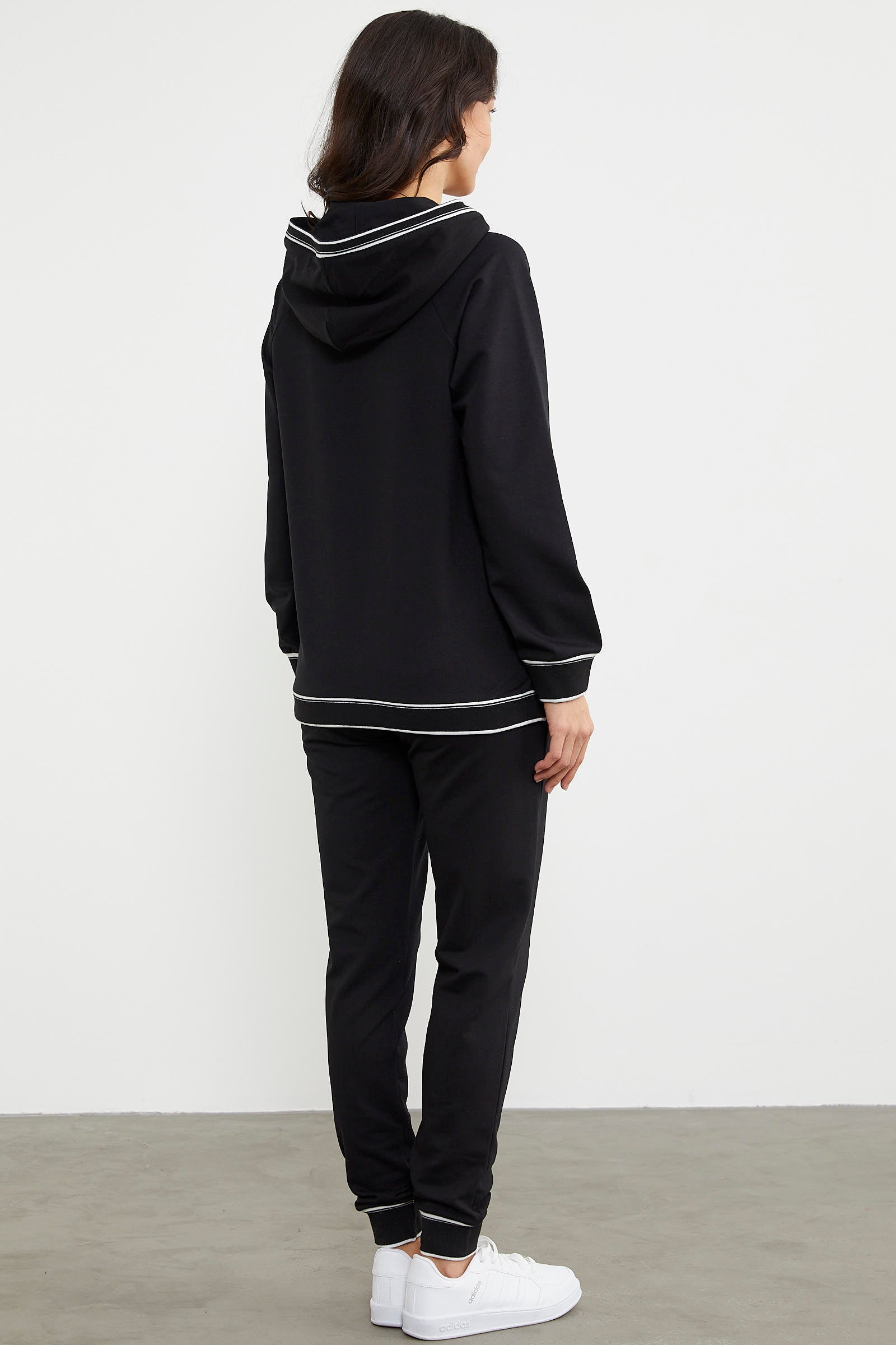 Nakış Detaylı Jogger Eşofman Takım - Siyah (8) Sementa