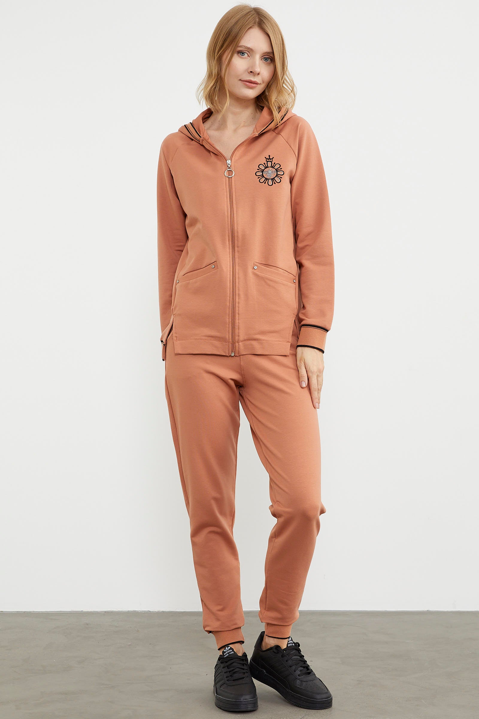 Nakış Detaylı Jogger Eşofman Takım - Somon (4) Sementa
