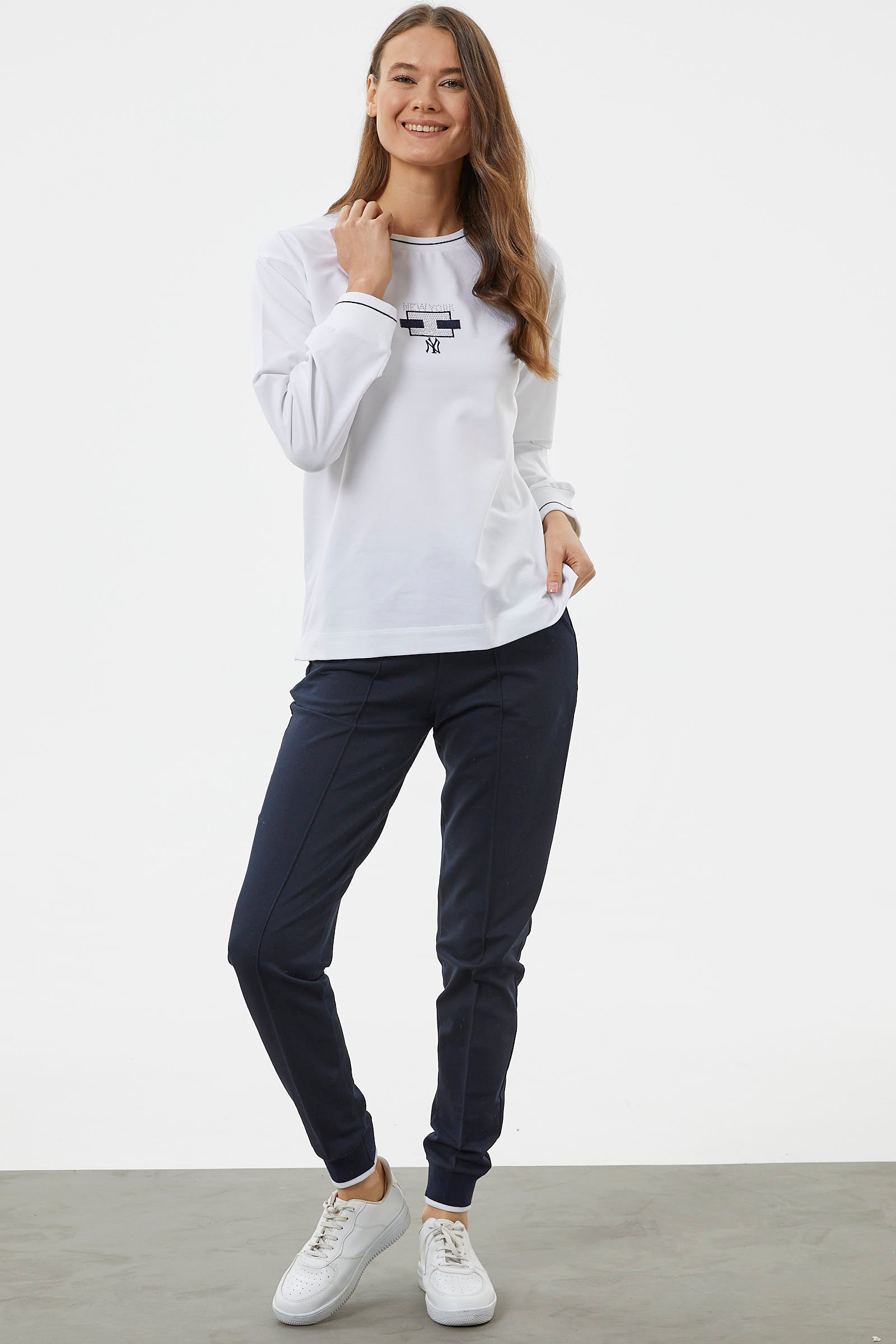 Nakış Detaylı Oversize Eşofman Takım - Beyaz (3) Sementa