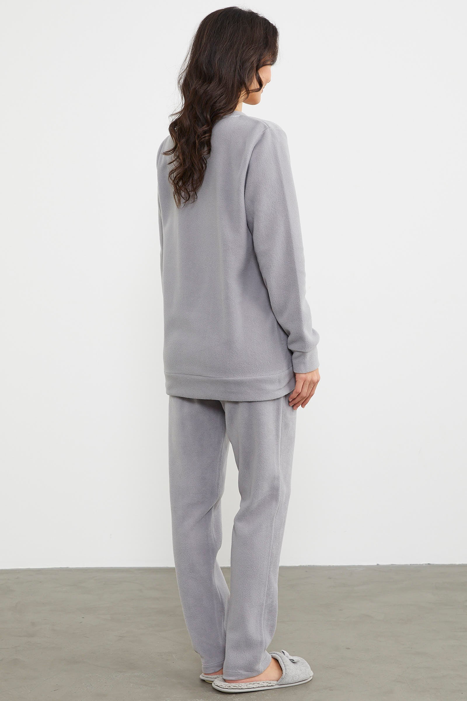 Nakış Detaylı Polar Pijama Takım - Gri (8) Sementa