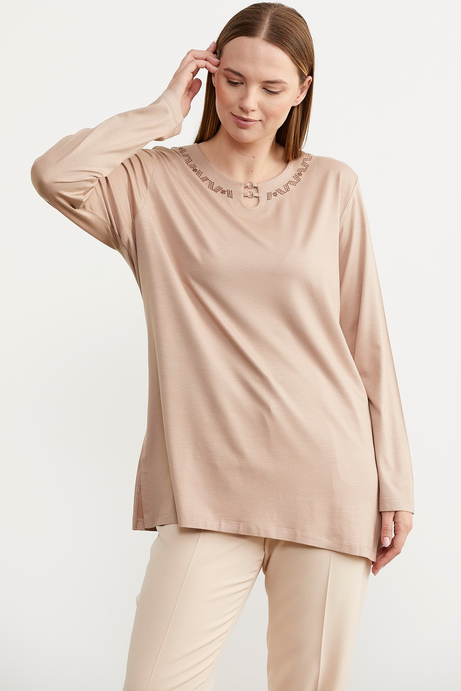 Nakış Yakalı Uzun Kol Penye Tişört - Bej (4) Sementa