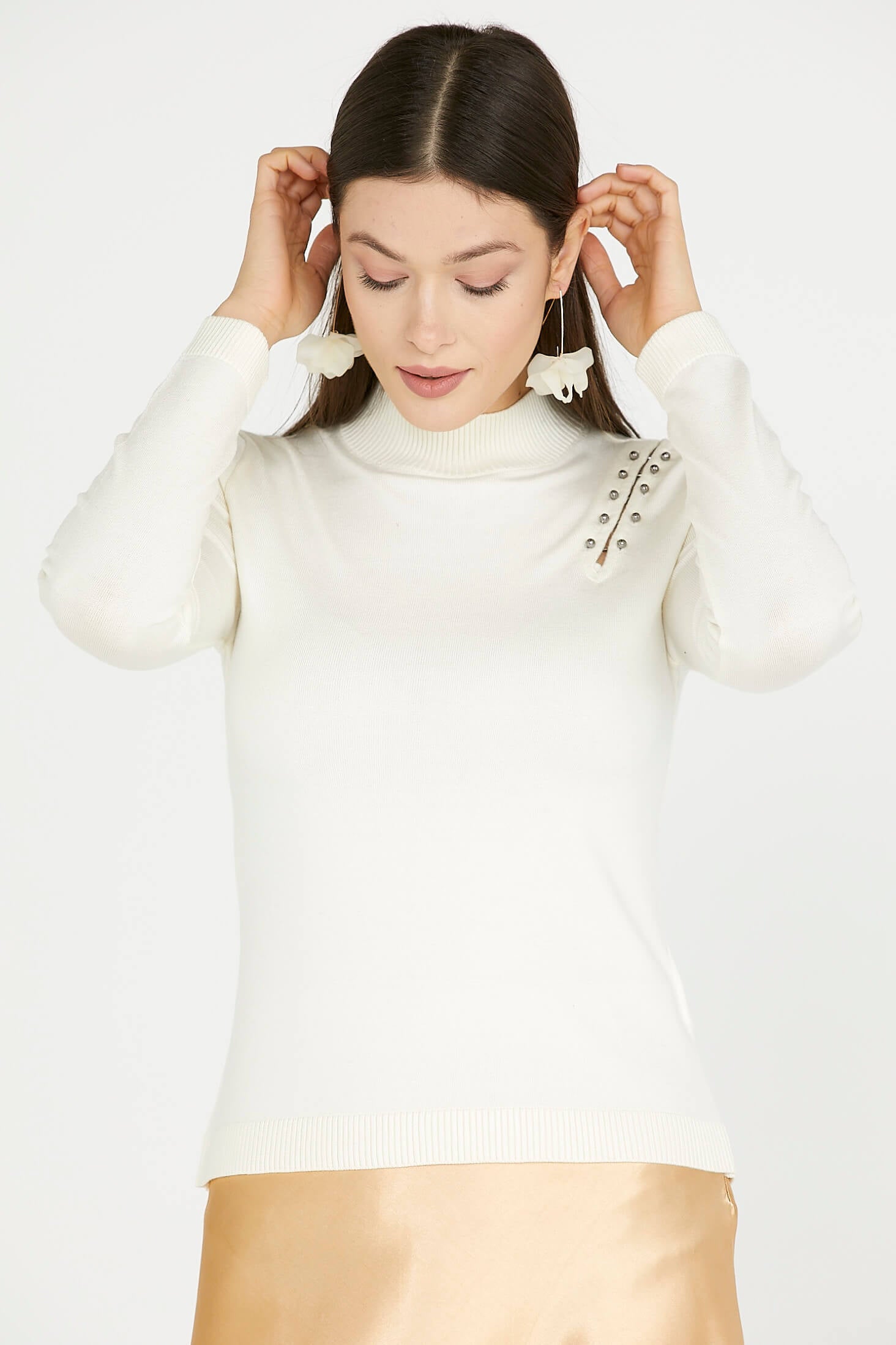 Omuz Aksesuarlı Triko Kazak - Kemik (3) Sementa