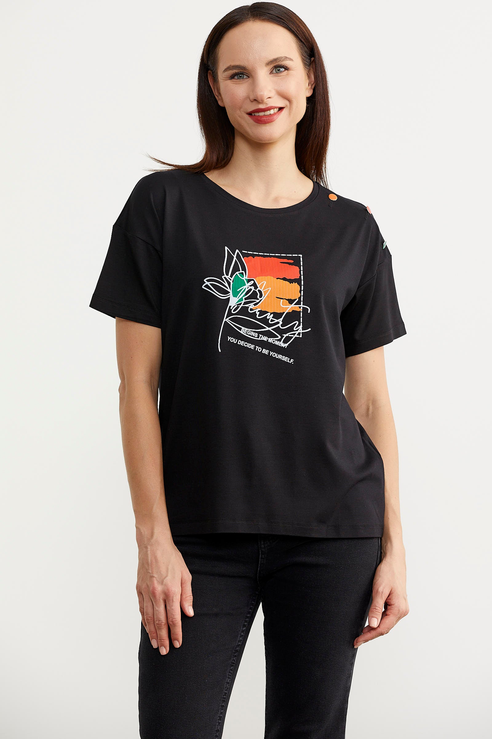 Omuz Düğme Detaylı Baskılı Tişört - Siyah (2) Sementa