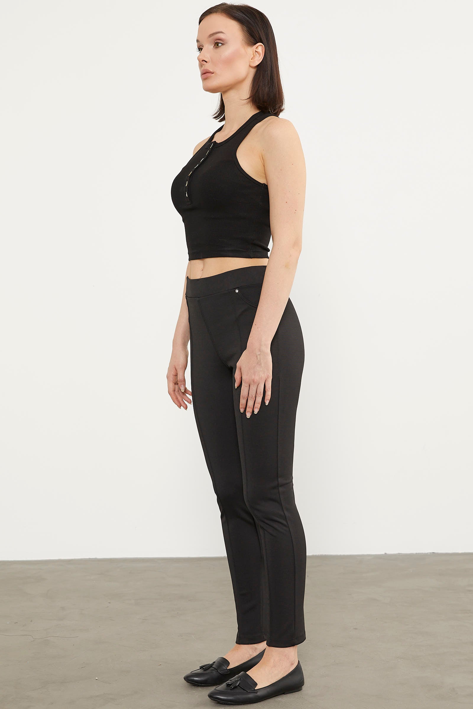 Önden Dikiş Detaylı Tayt - Siyah (3) Sementa