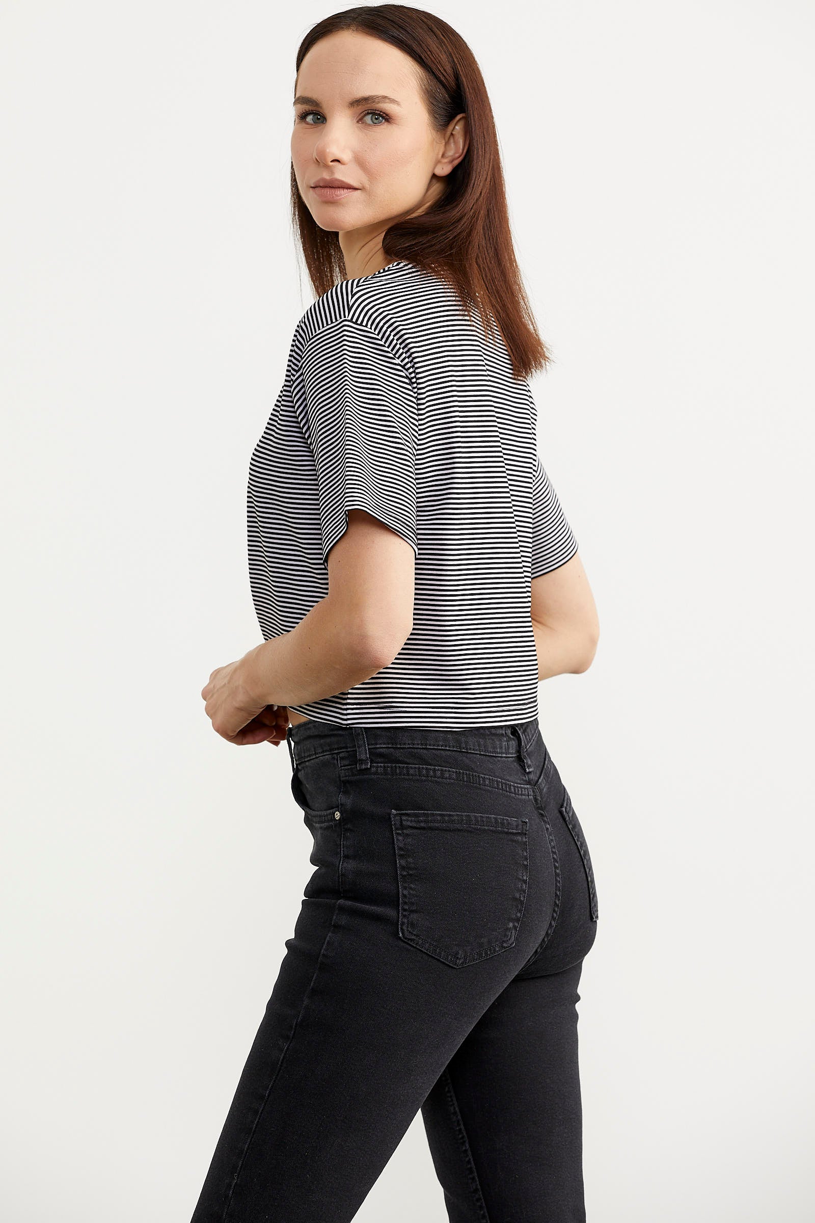 Parlak Baskılı Çizgili Crop Tişört - Siyah (4) Sementa