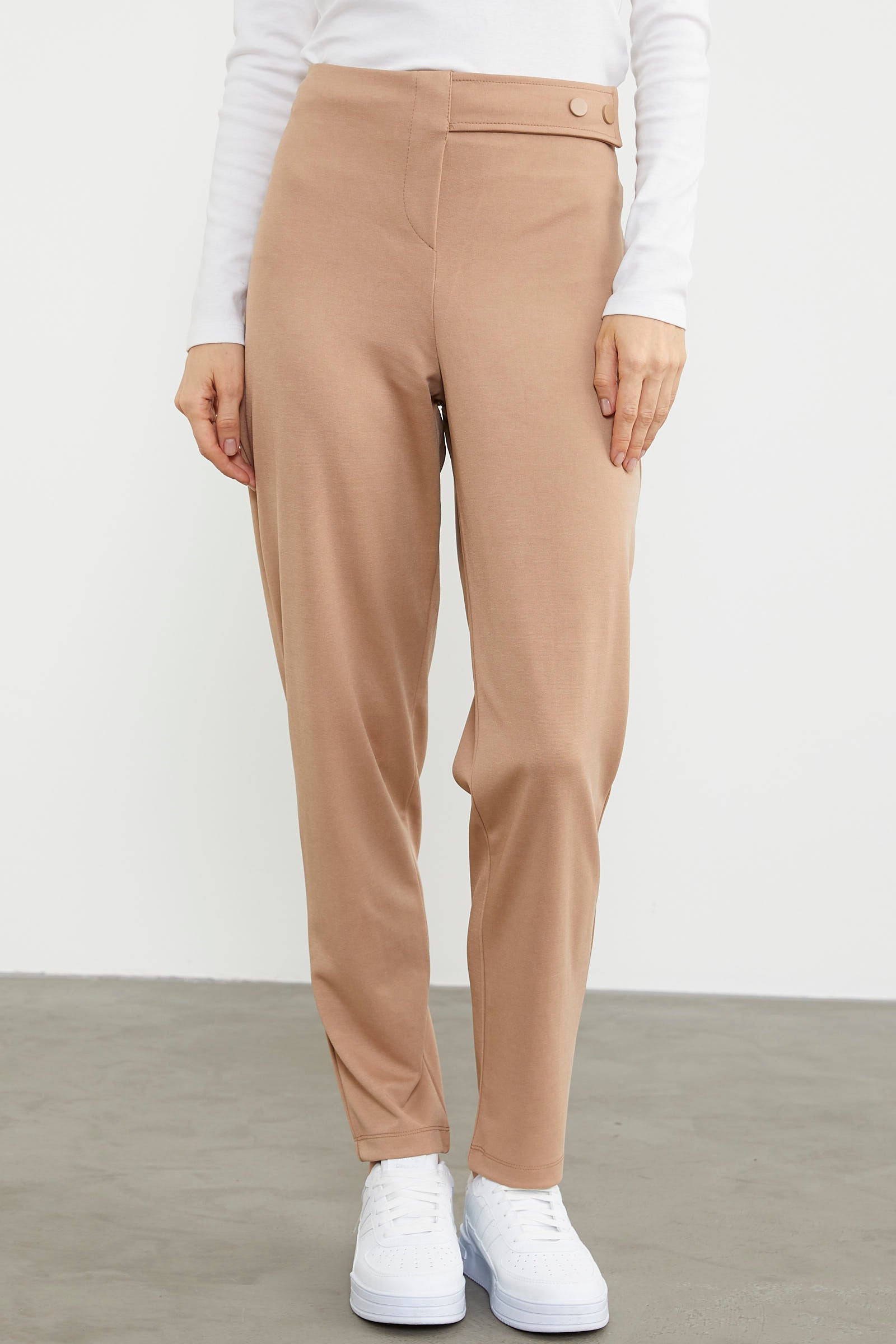 Bel Detaylı Rahat Kalıp Kumaş Pantolon - Bej (3) Sementa
