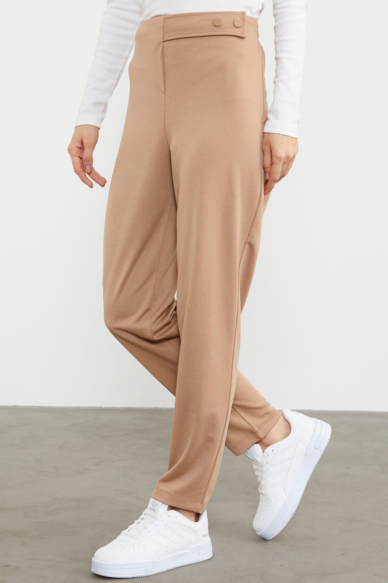 Bel Detaylı Rahat Kalıp Kumaş Pantolon - Bej (5) Sementa