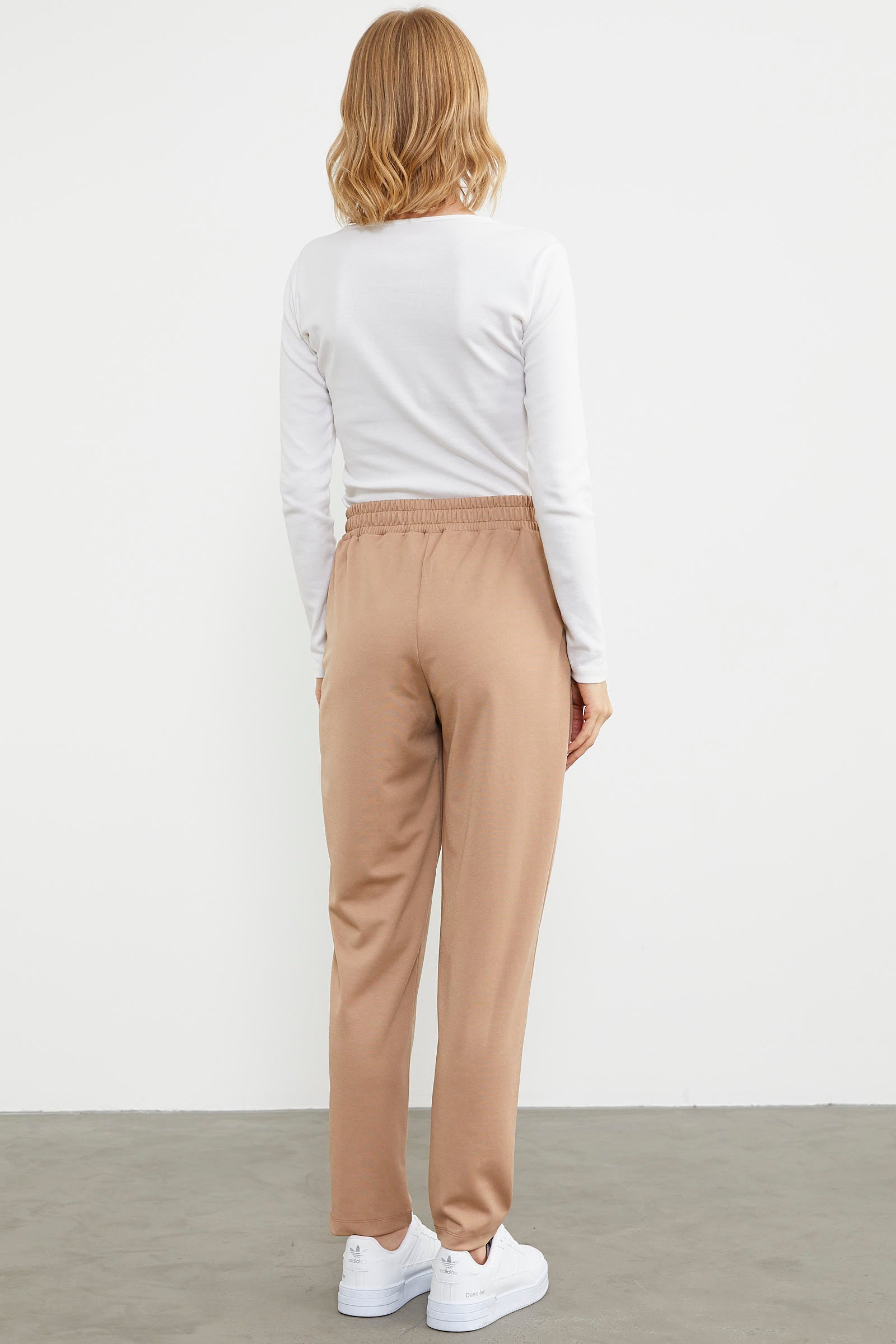 Bel Detaylı Rahat Kalıp Kumaş Pantolon - Bej (6) Sementa