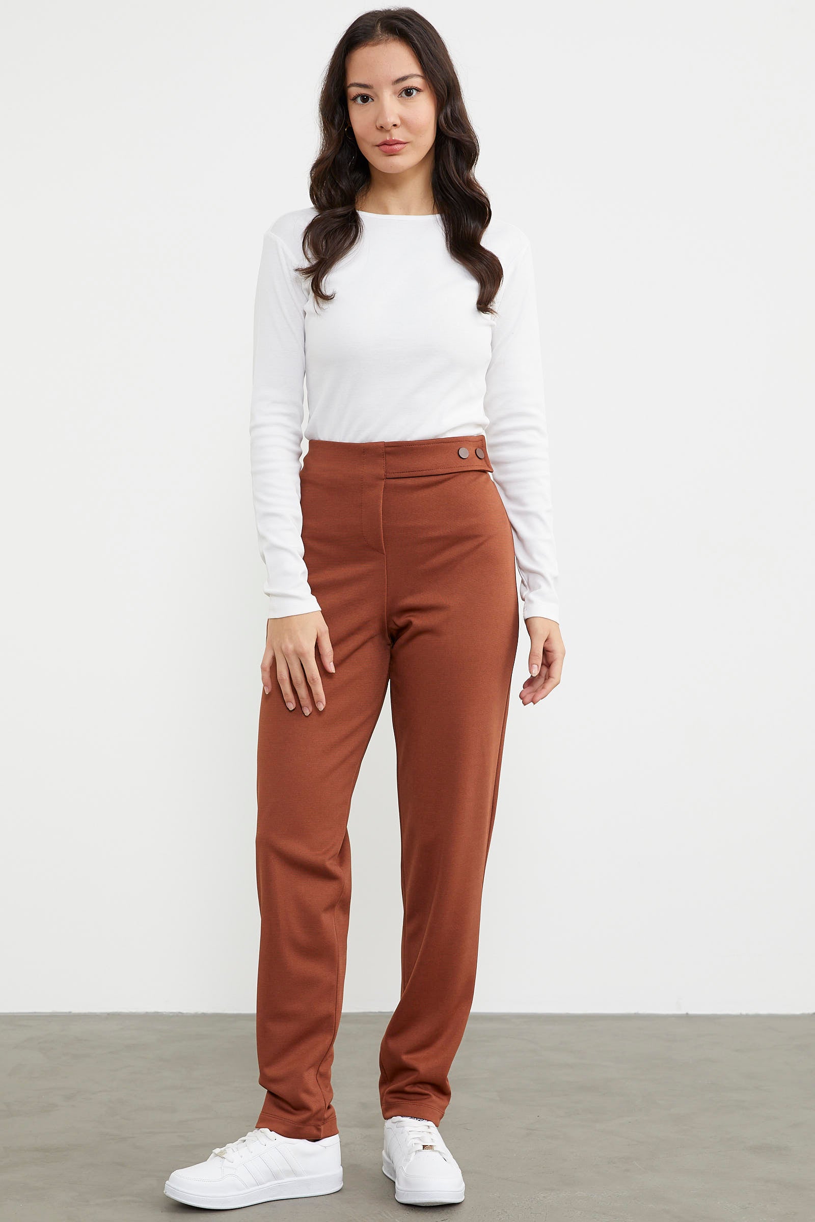 Bel Detaylı Rahat Kalıp Kumaş Pantolon - Kahve (2) Sementa