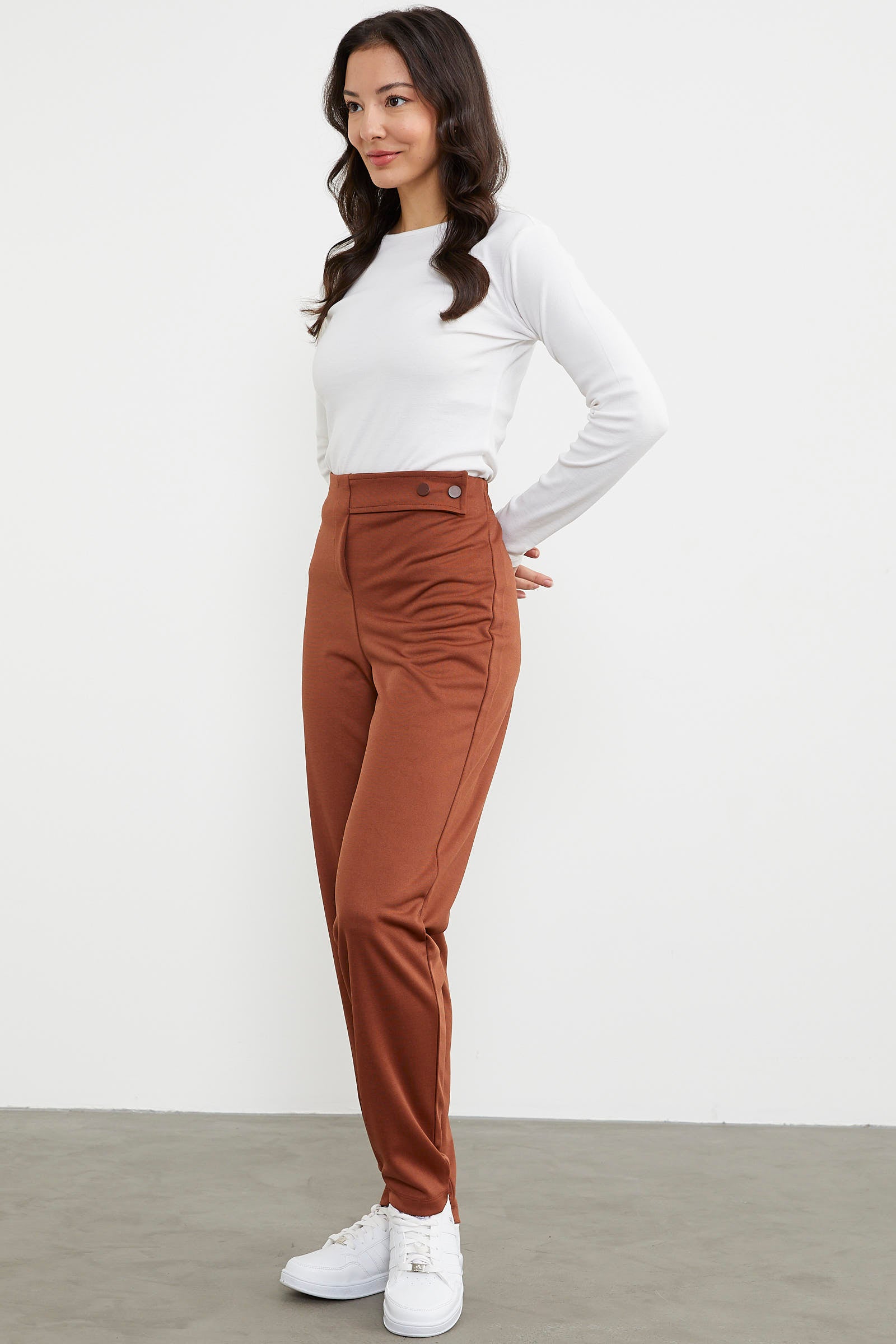 Bel Detaylı Rahat Kalıp Kumaş Pantolon - Kahve (5) Sementa