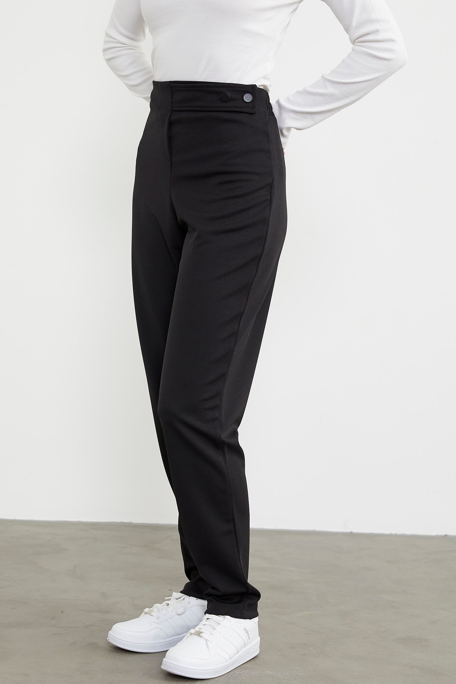 Bel Detaylı Rahat Kalıp Kumaş Pantolon - Siyah (4) Sementa