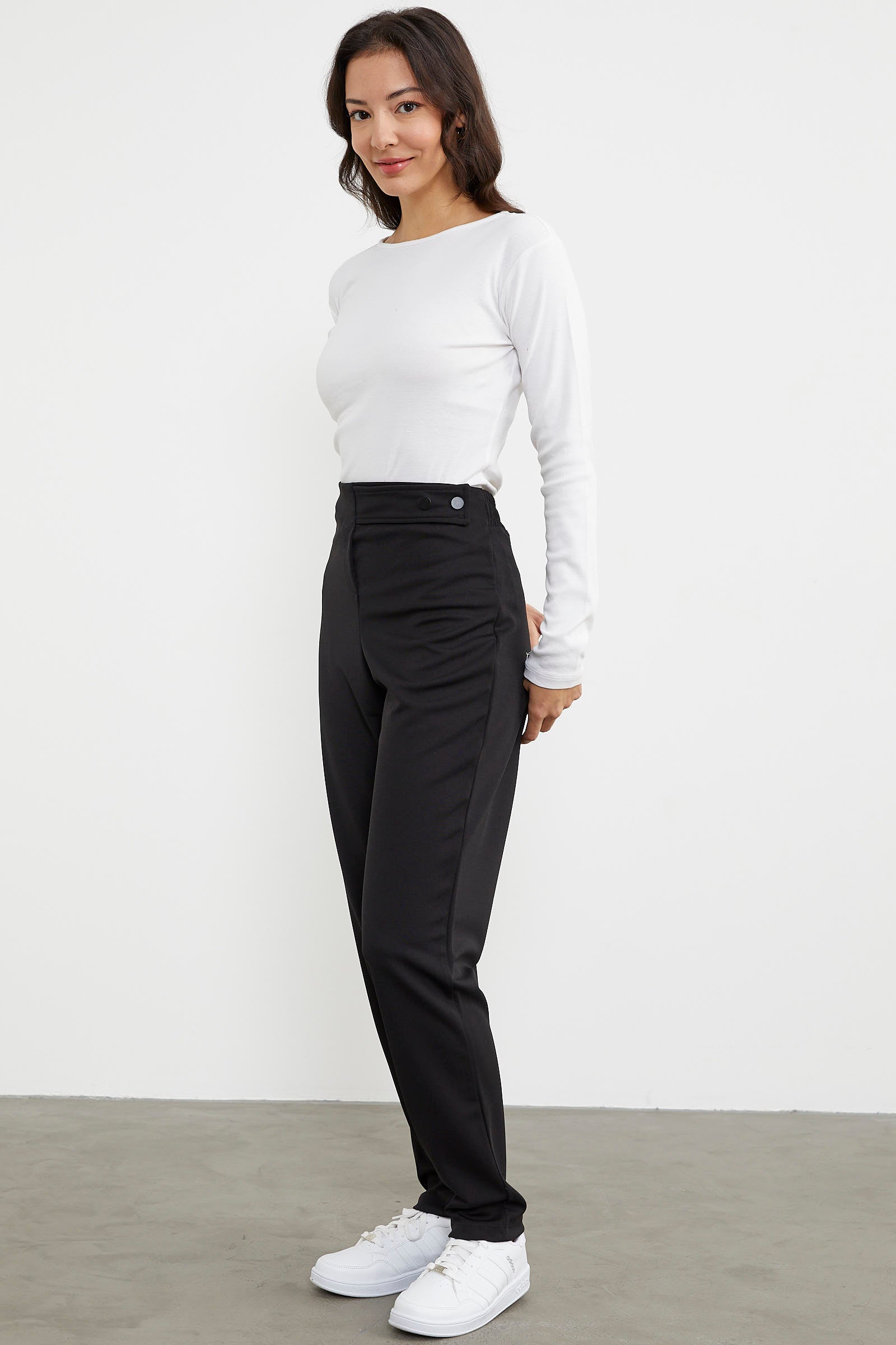 Bel Detaylı Rahat Kalıp Kumaş Pantolon - Siyah (2) Sementa