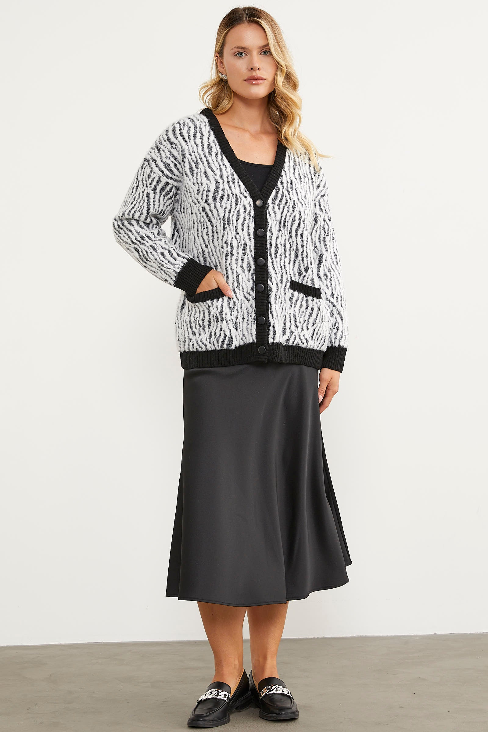 Renk Kombinli Yumoş Triko Hırka - Siyah (2) Sementa