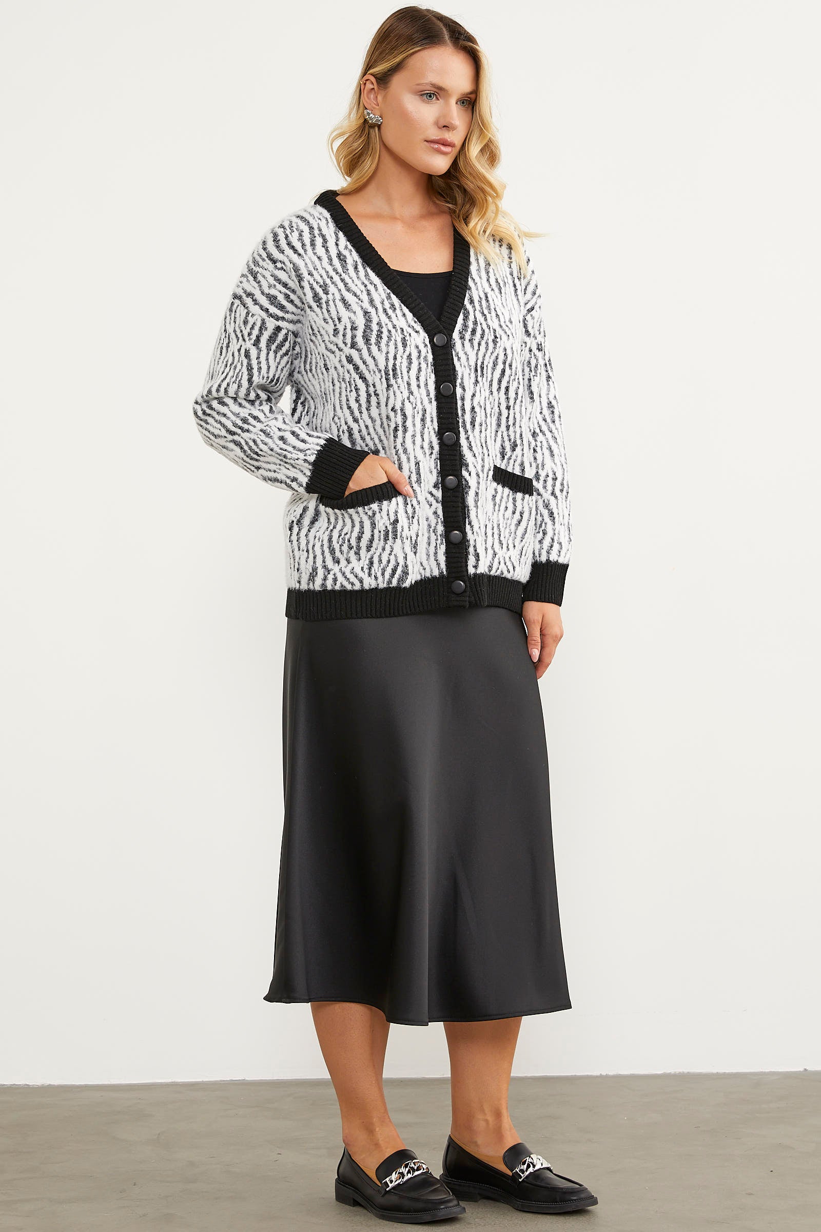 Renk Kombinli Yumoş Triko Hırka - Siyah (5) Sementa