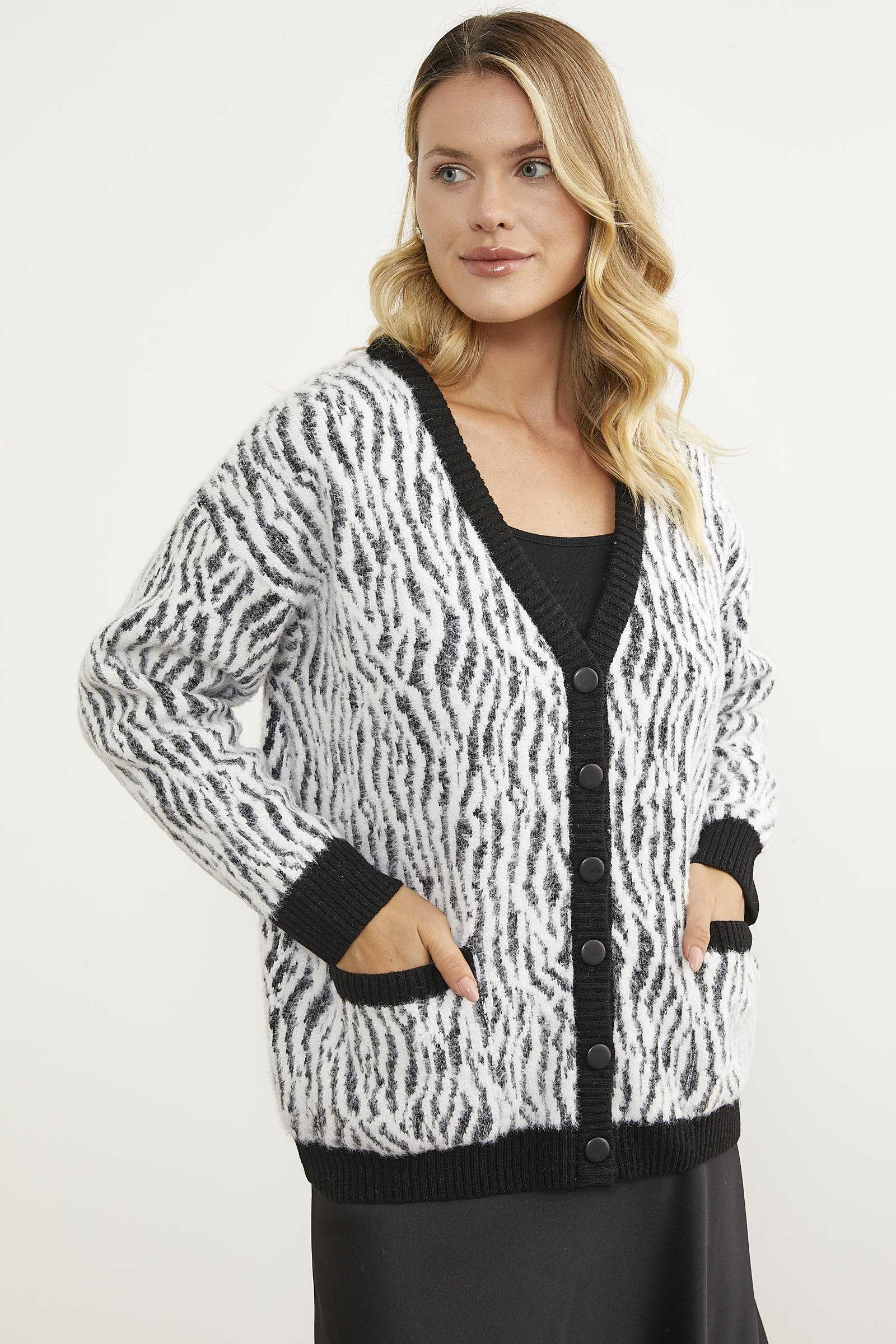 Renk Kombinli Yumoş Triko Hırka - Siyah (6) Sementa