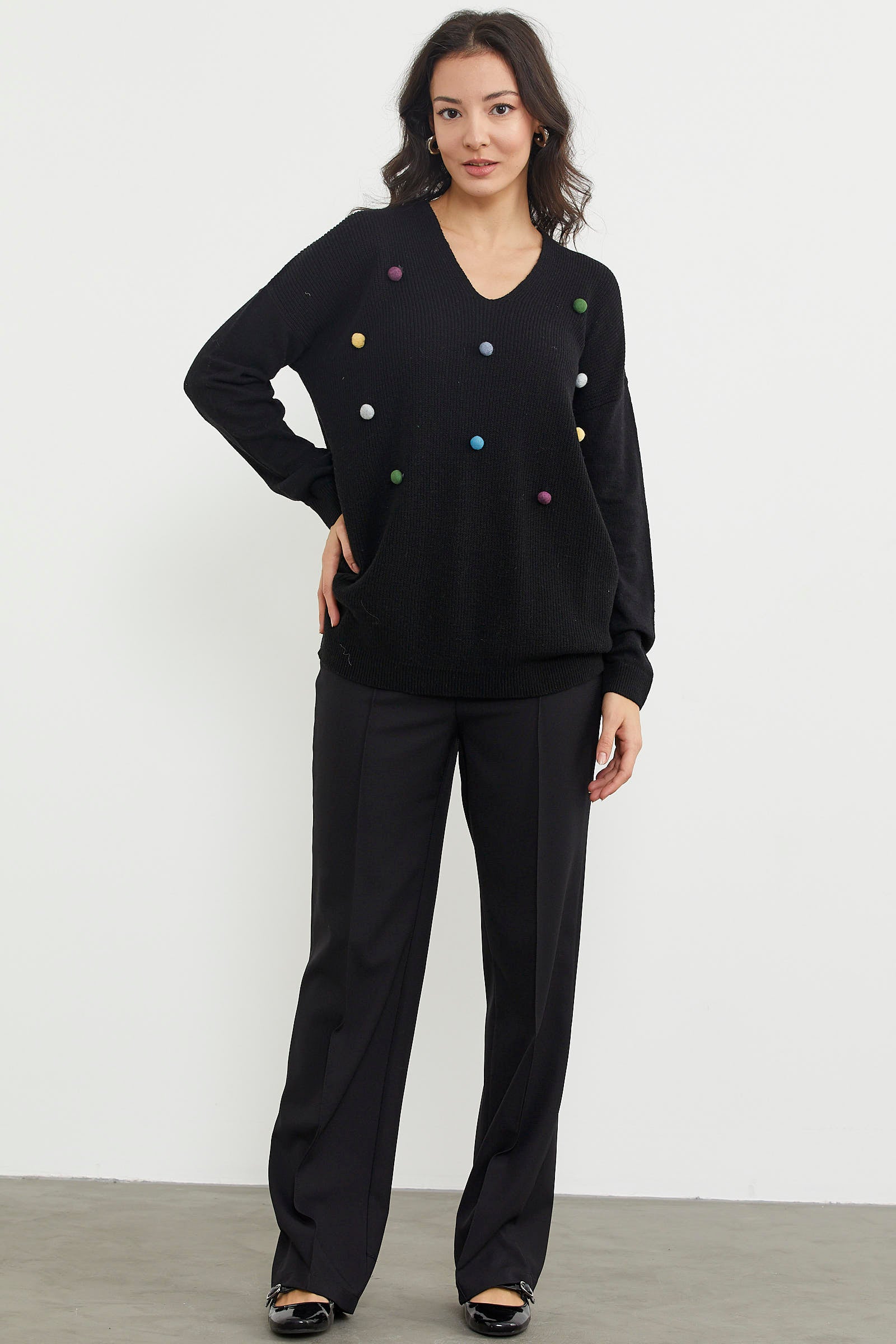 Renkli Ponpon Detaylı Triko Kazak - Siyah (3) Sementa