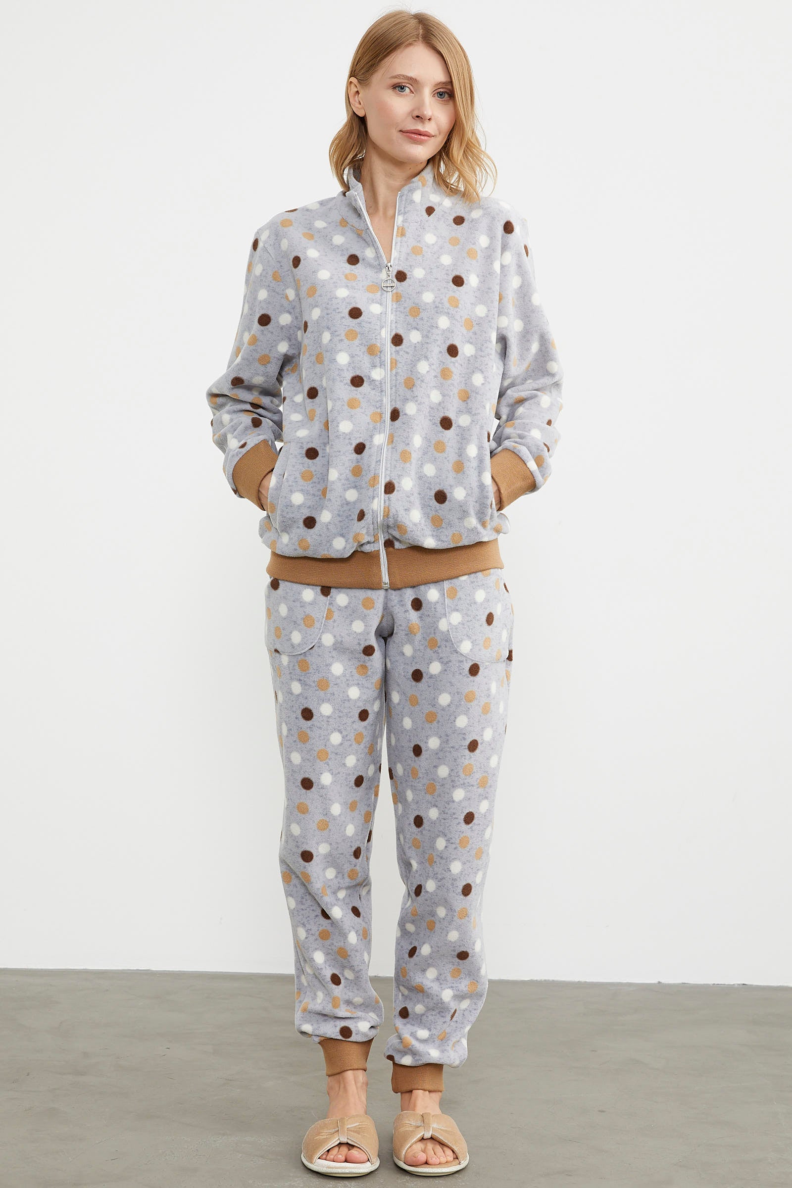 Renkli Puantiyeli Polar Eşofman Takım - Gri (1) Sementa