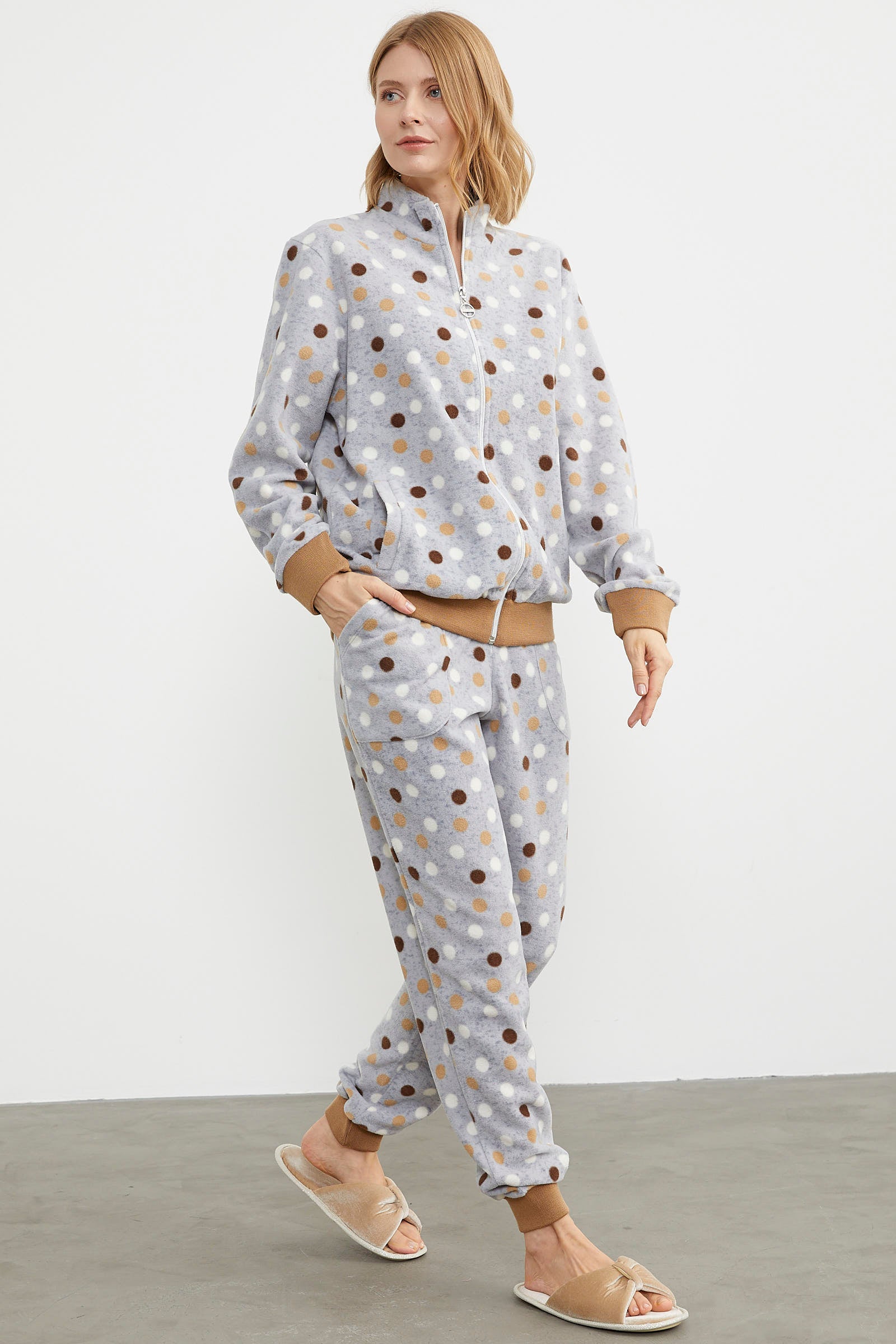 Renkli Puantiyeli Polar Eşofman Takım - Gri (4) Sementa