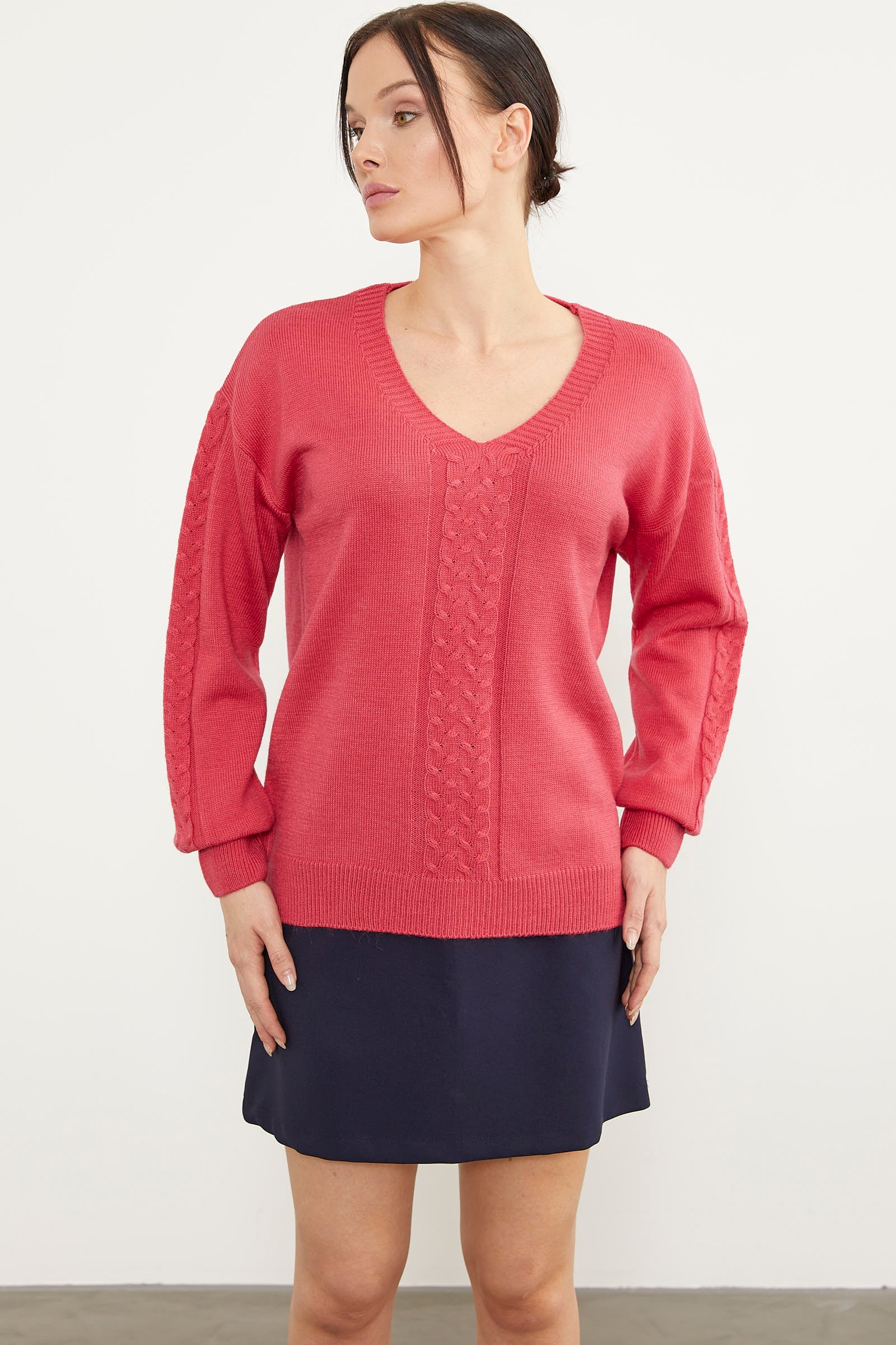 Saç Örgü Detaylı V Yaka Triko Kazak - Mercan (3) Sementa