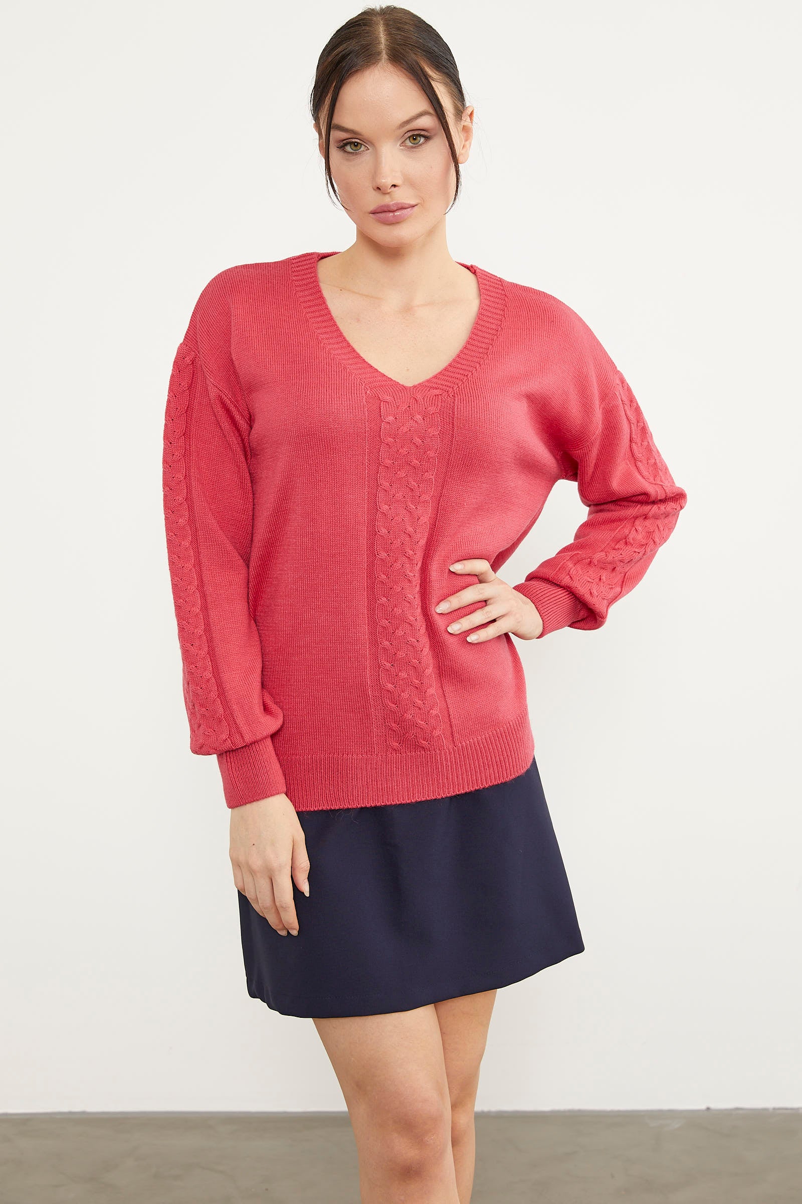 Saç Örgü Detaylı V Yaka Triko Kazak - Mercan (4) Sementa