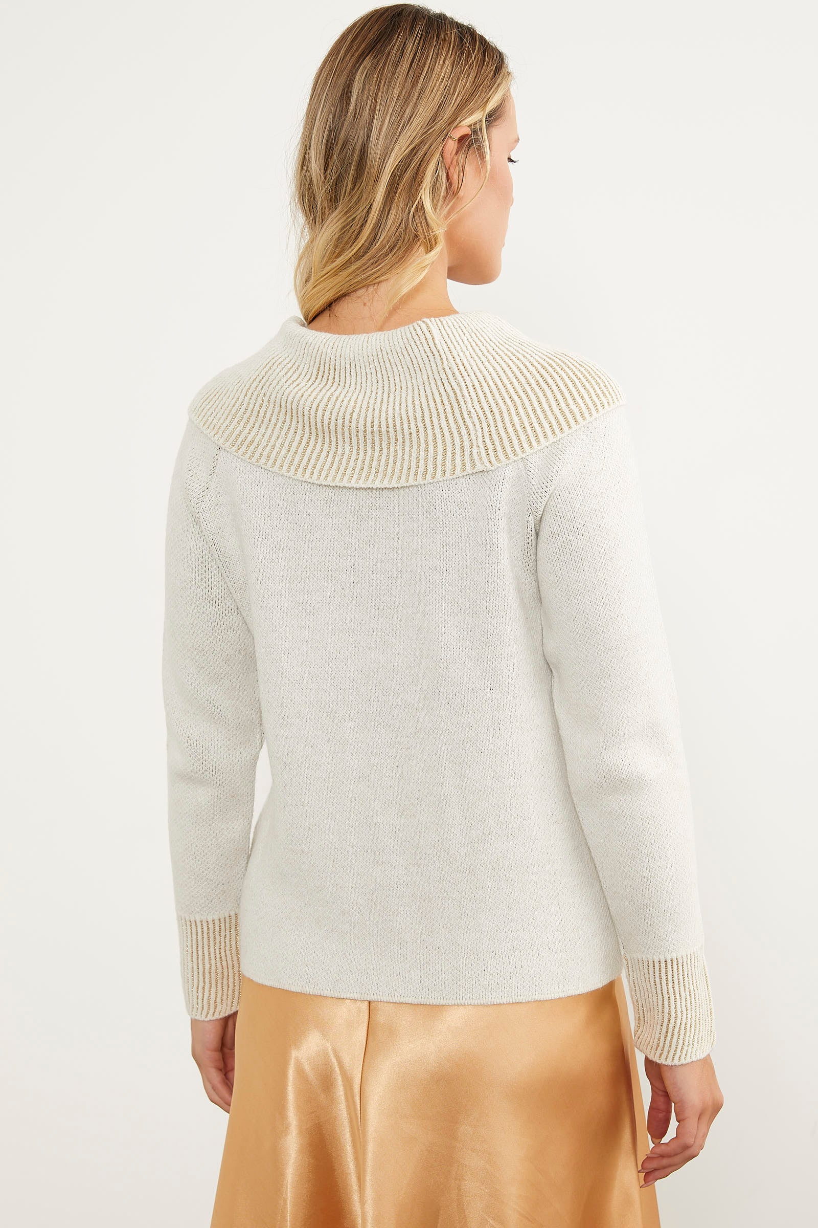 Şal Yaka İnci Zımbalı Triko Kazak - Kemik (6) Sementa