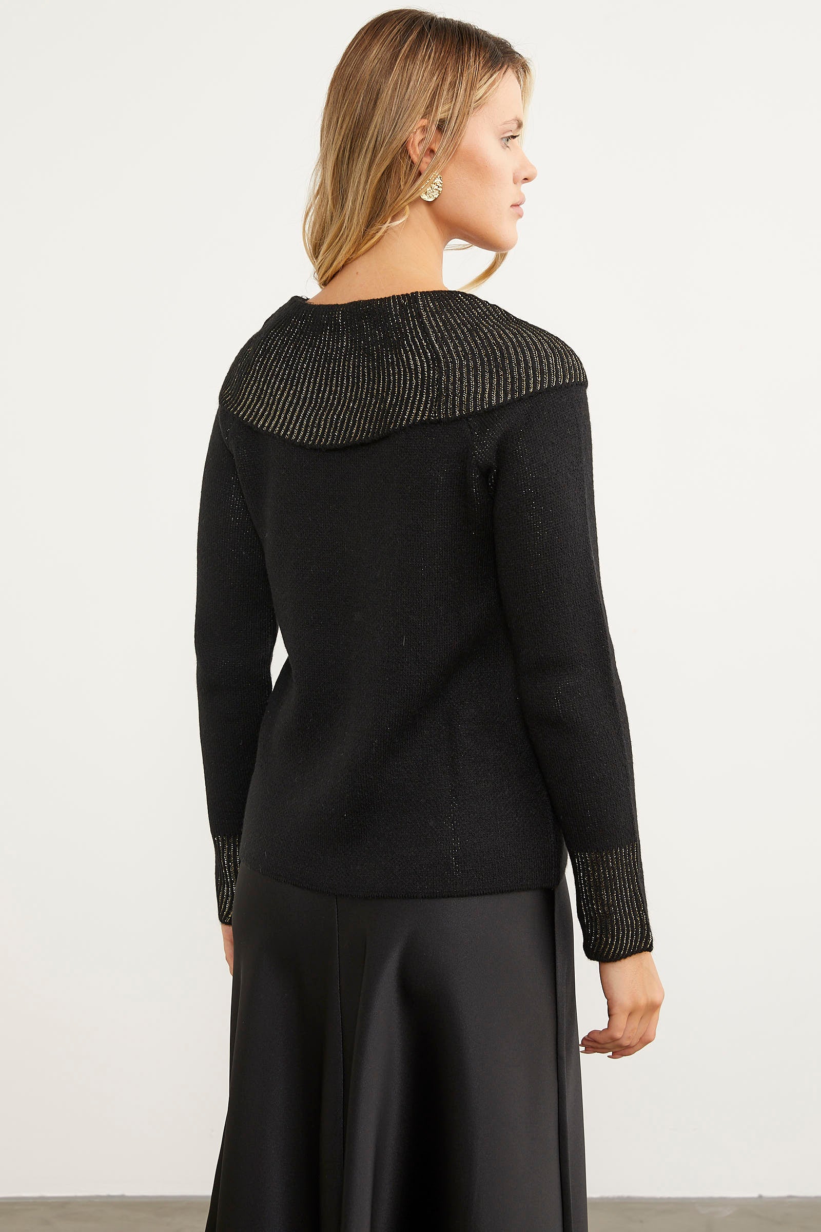 Şal Yaka İnci Zımbalı Triko Kazak - Siyah (7) Sementa