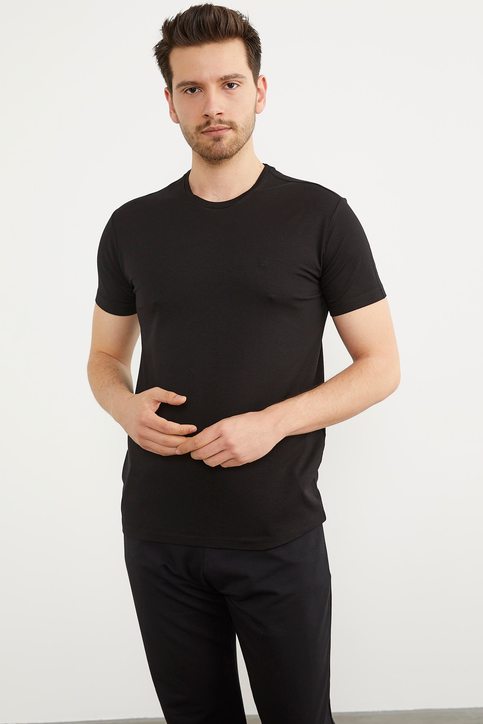 Sıfır Yaka Basic Tişört - Siyah (2) Sementa