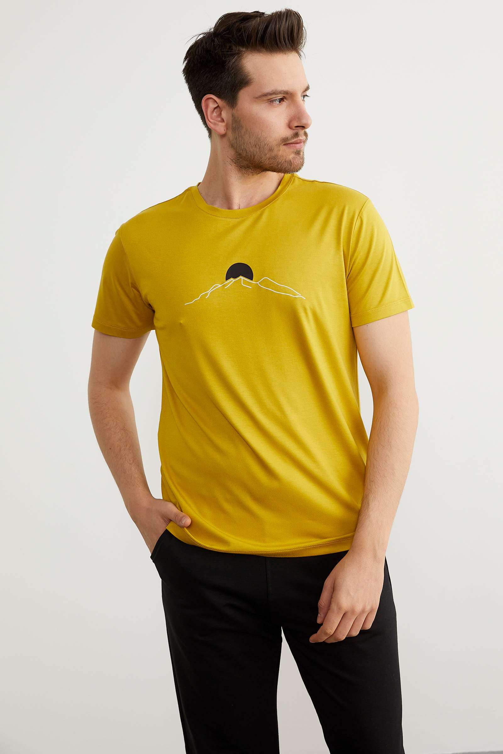 Sıfır Yaka Baskılı Kısa Kol Tişört - Hardal (2) Sementa