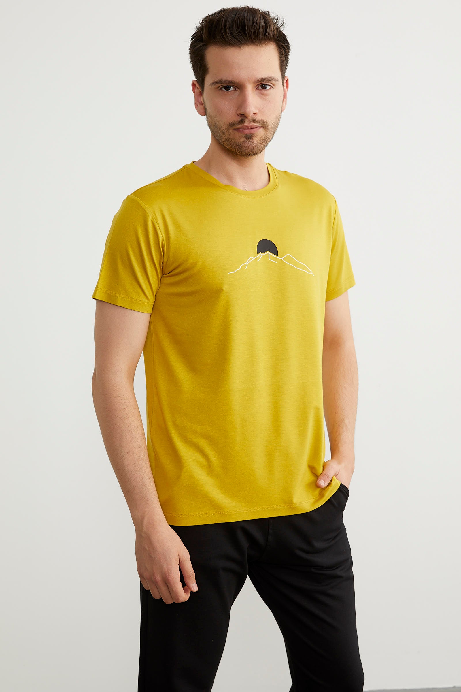 Sıfır Yaka Baskılı Kısa Kol Tişört - Hardal (3) Sementa