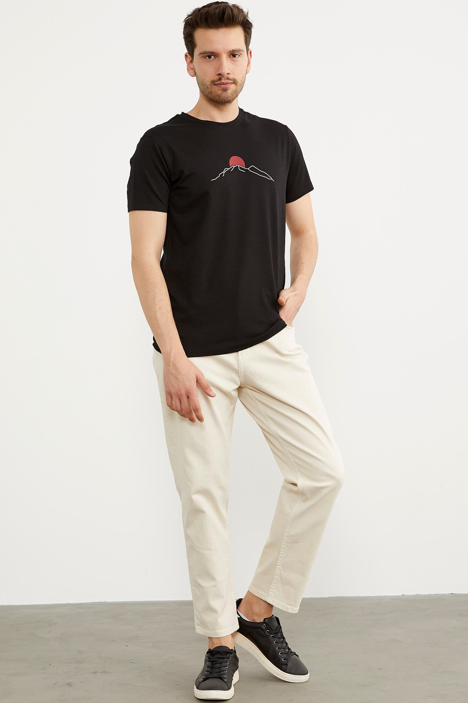 Sıfır Yaka Baskılı Kısa Kol Tişört - Siyah (2) Sementa