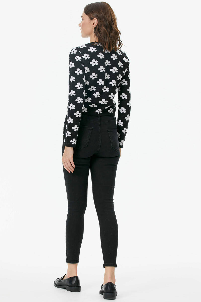 Sıfır Yaka Düğmeli Çiçek Desenli Triko Hırka - Siyah (4) Sementa