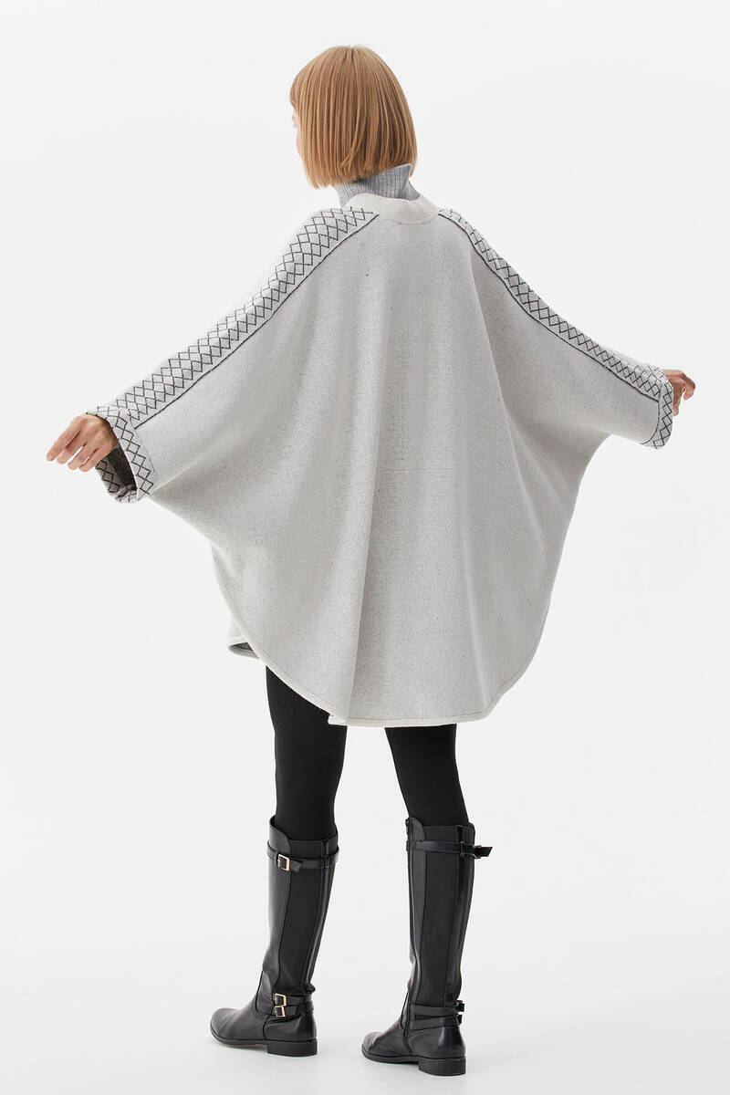 Sıfır Yaka Kilim Desenli Triko Panço - Beyaz (4) Sementa