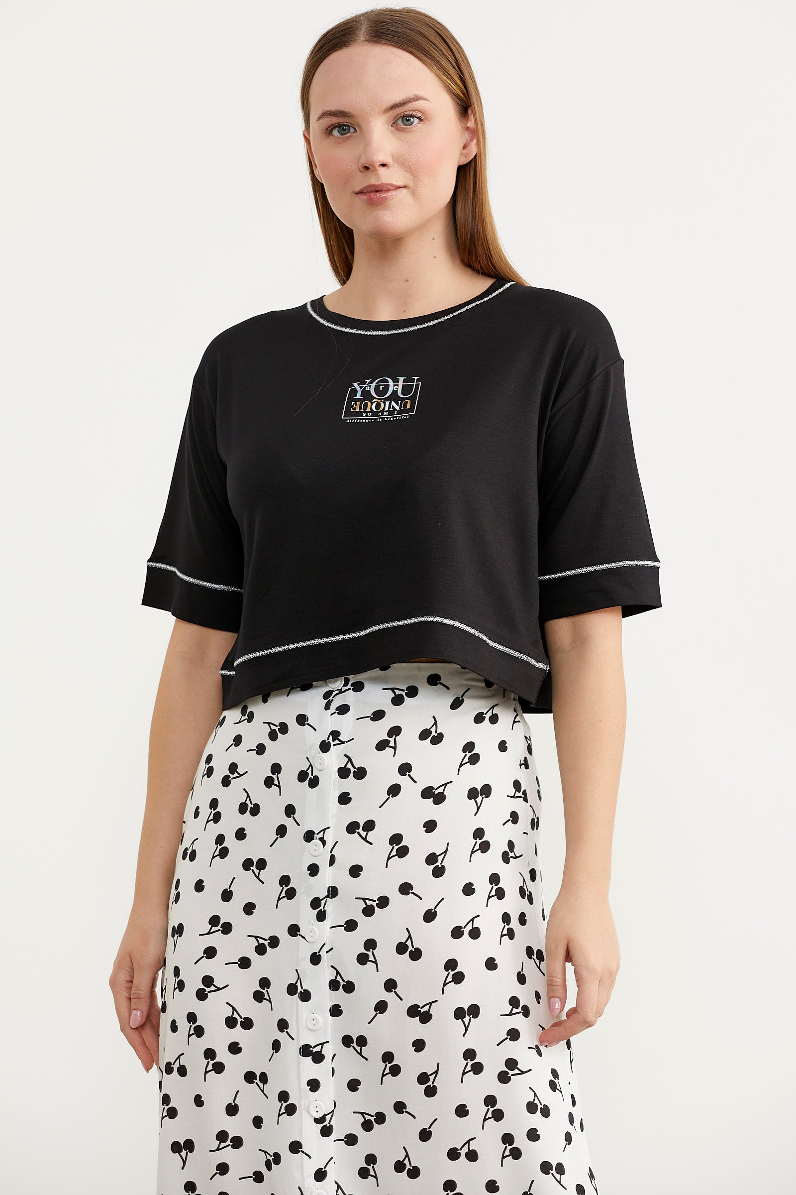 Sim Detaylı Oversize Crop Tişört - Siyah (3) Sementa