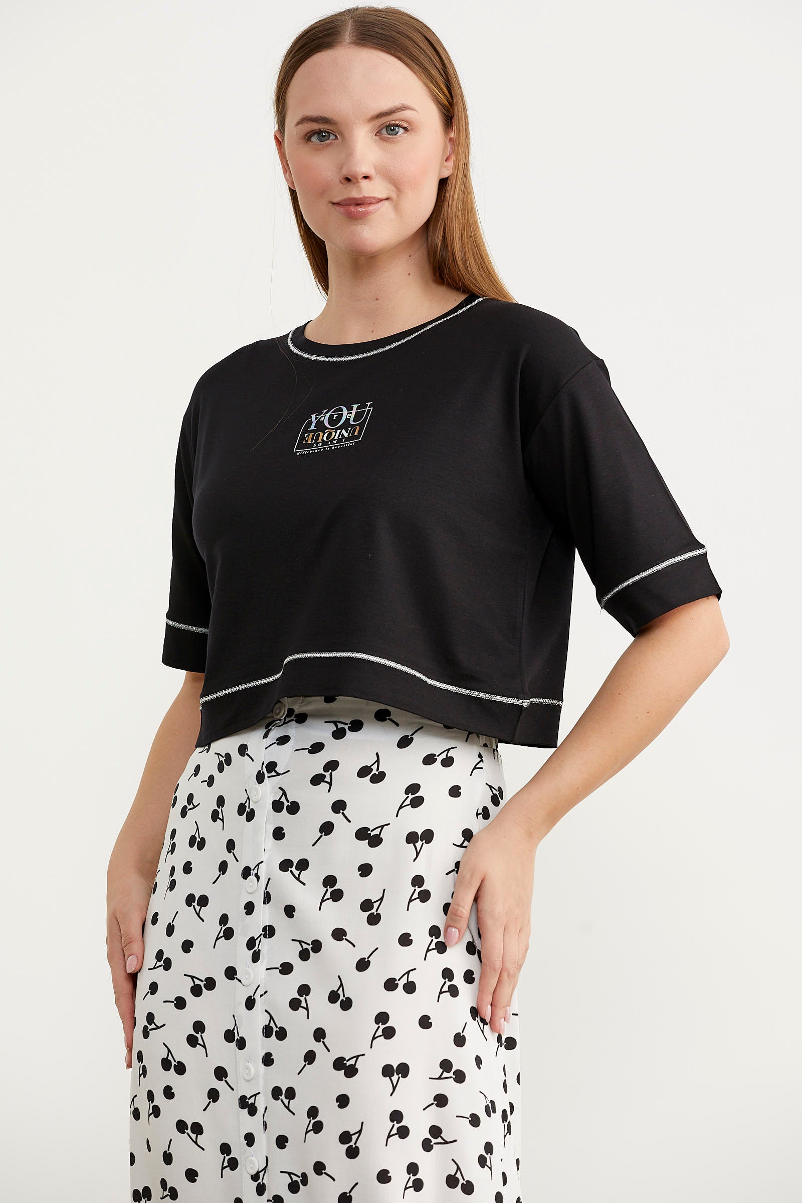 Sim Detaylı Oversize Crop Tişört - Siyah (2) Sementa