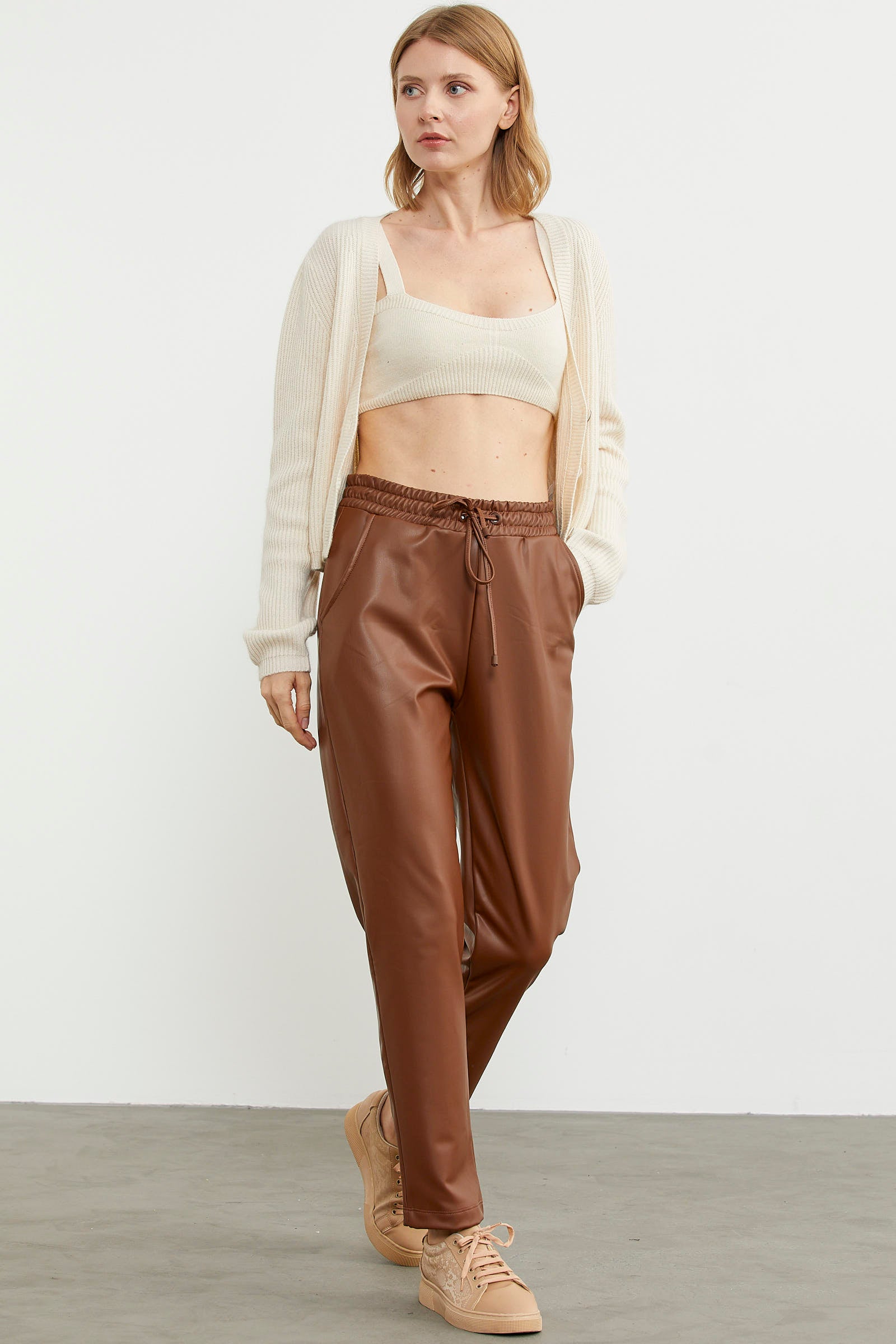 Suni Deri Beli Lastikli Pantolon - Kahve (2) Sementa