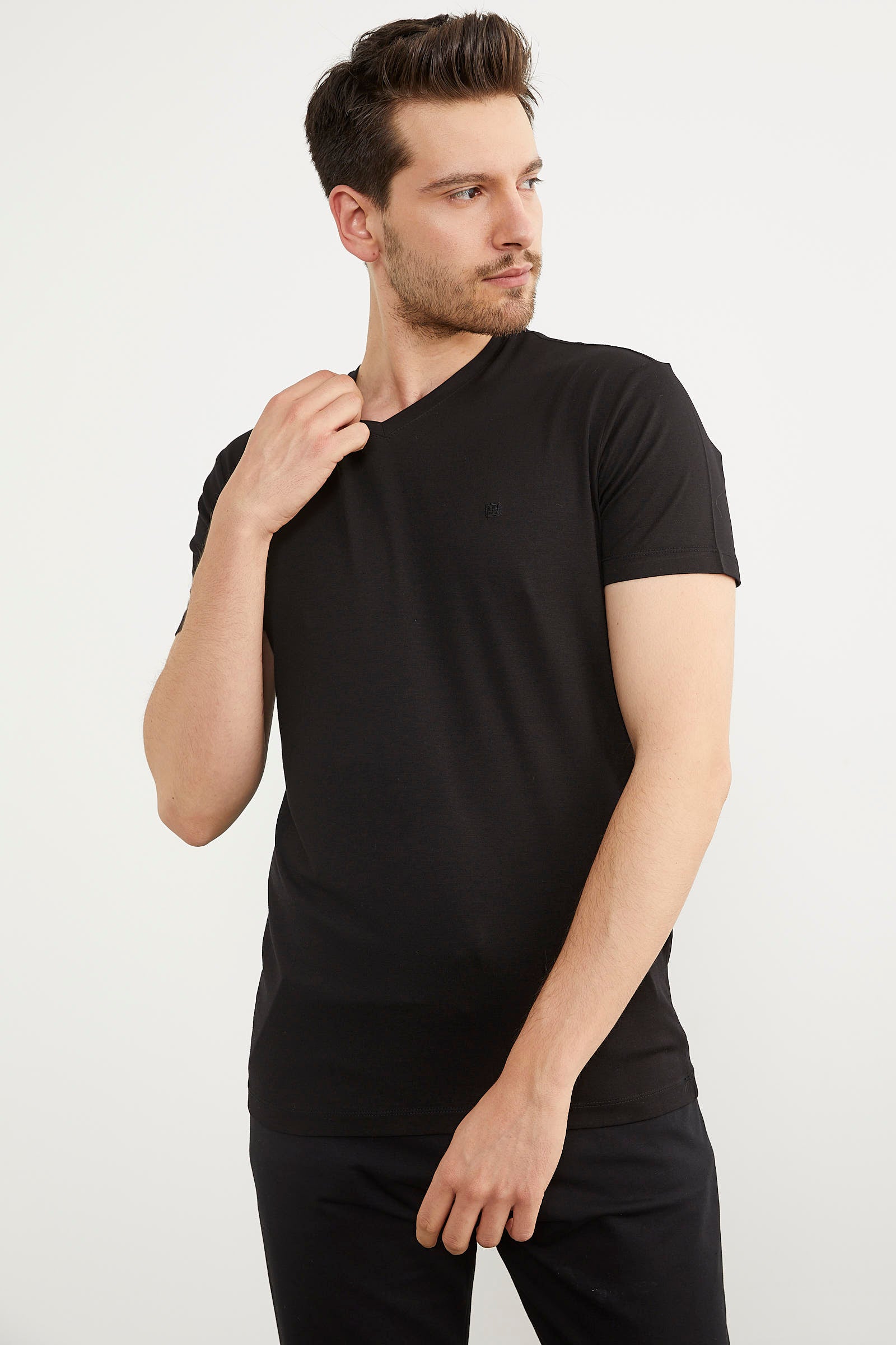 V Yaka Basic Kısa Kol Tişört - Siyah (2) Sementa