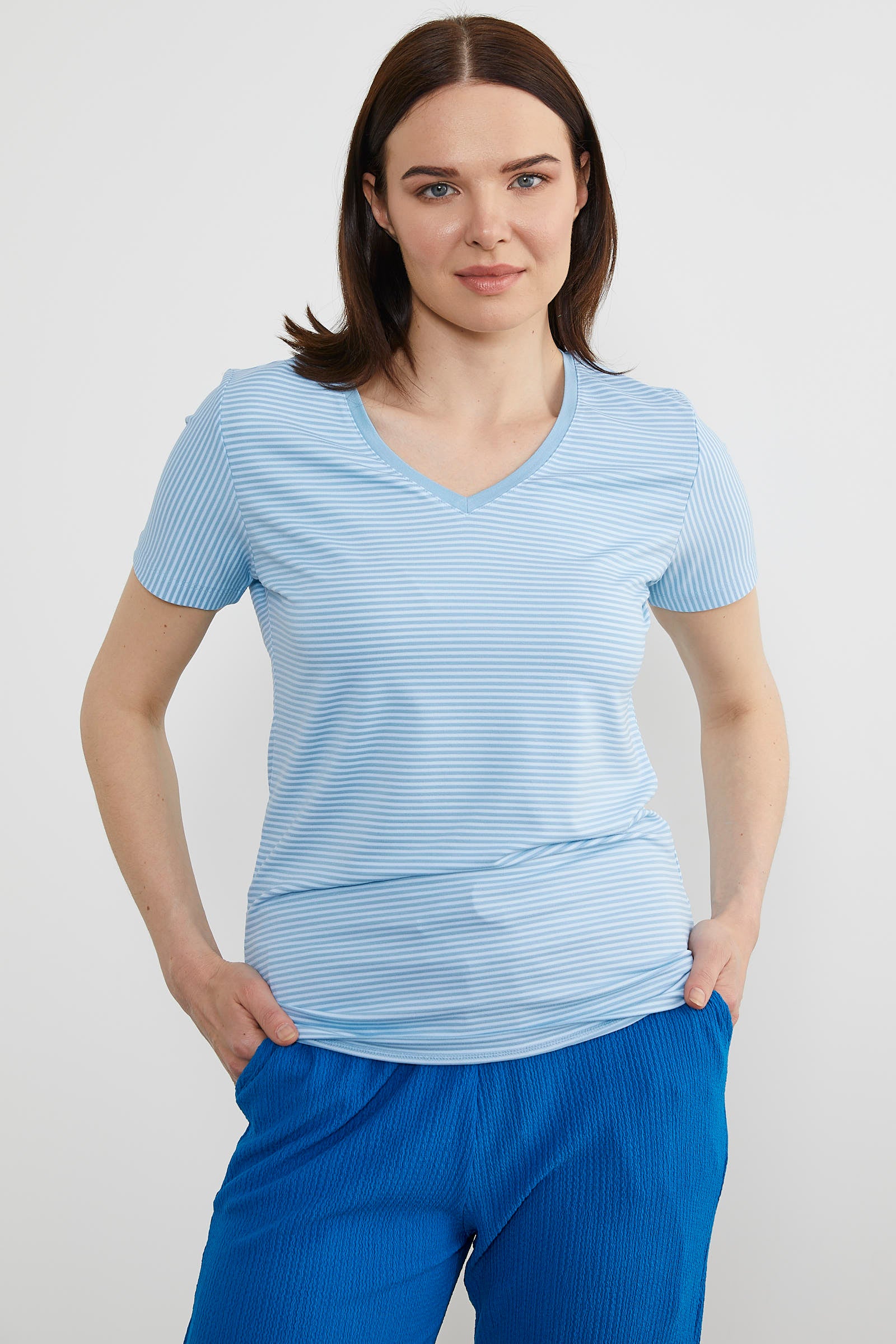V Yaka Biye Detaylı Çizgili Tişört - Mavi (2) Sementa