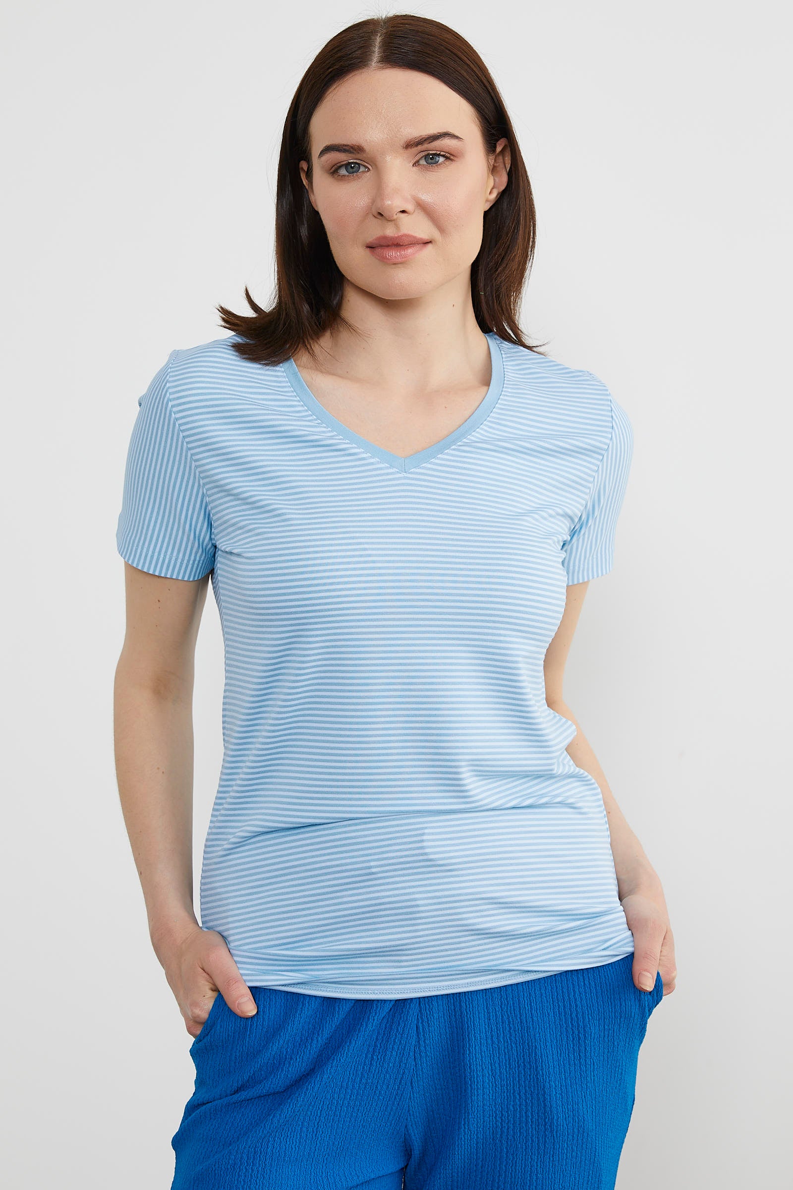 V Yaka Biye Detaylı Çizgili Tişört - Mavi (3) Sementa