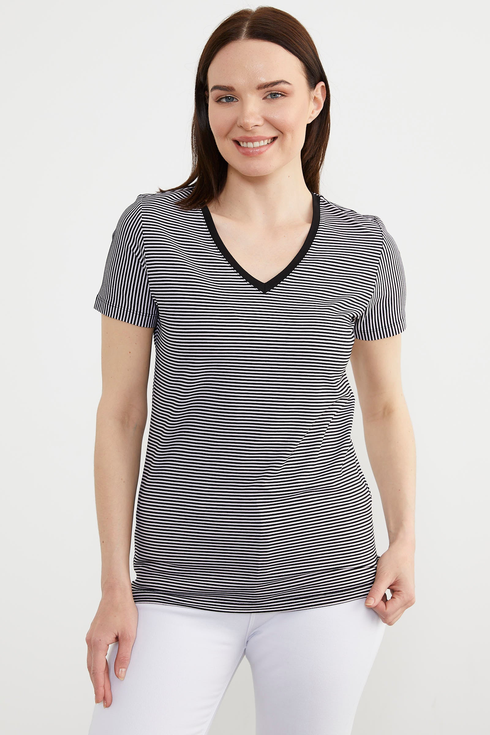 V Yaka Biye Detaylı Çizgili Tişört - Siyah (4) Sementa