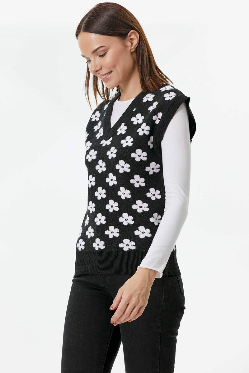 V Yaka Çiçek Motifli Triko Süveter - Siyah (3) Sementa