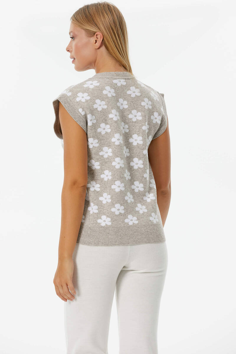 V Yaka Çiçek Motifli Triko Süveter - Vizon (4) Sementa