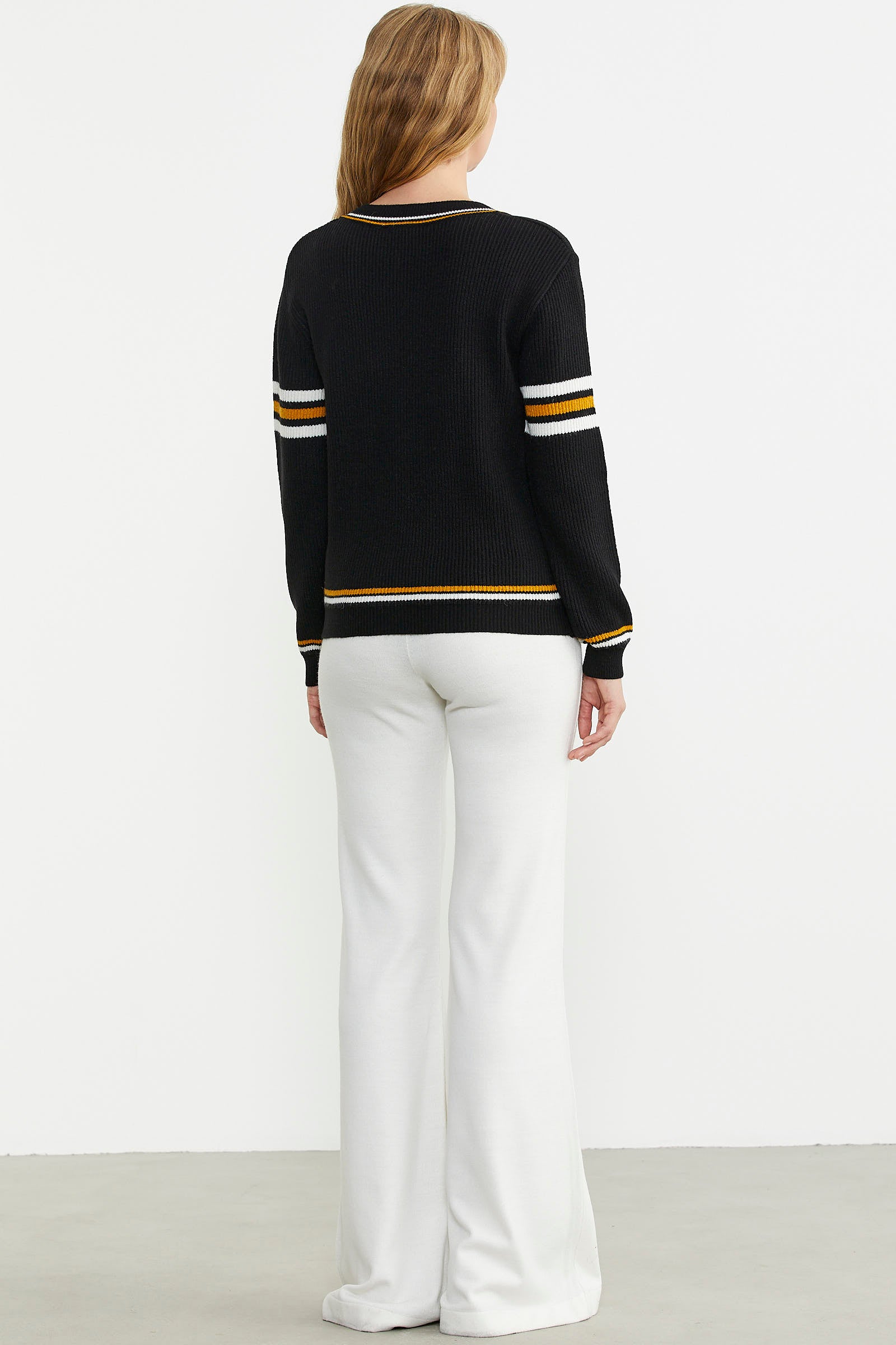 V Yaka Çizgi Kombinli Triko Kazak - Siyah - Sementa